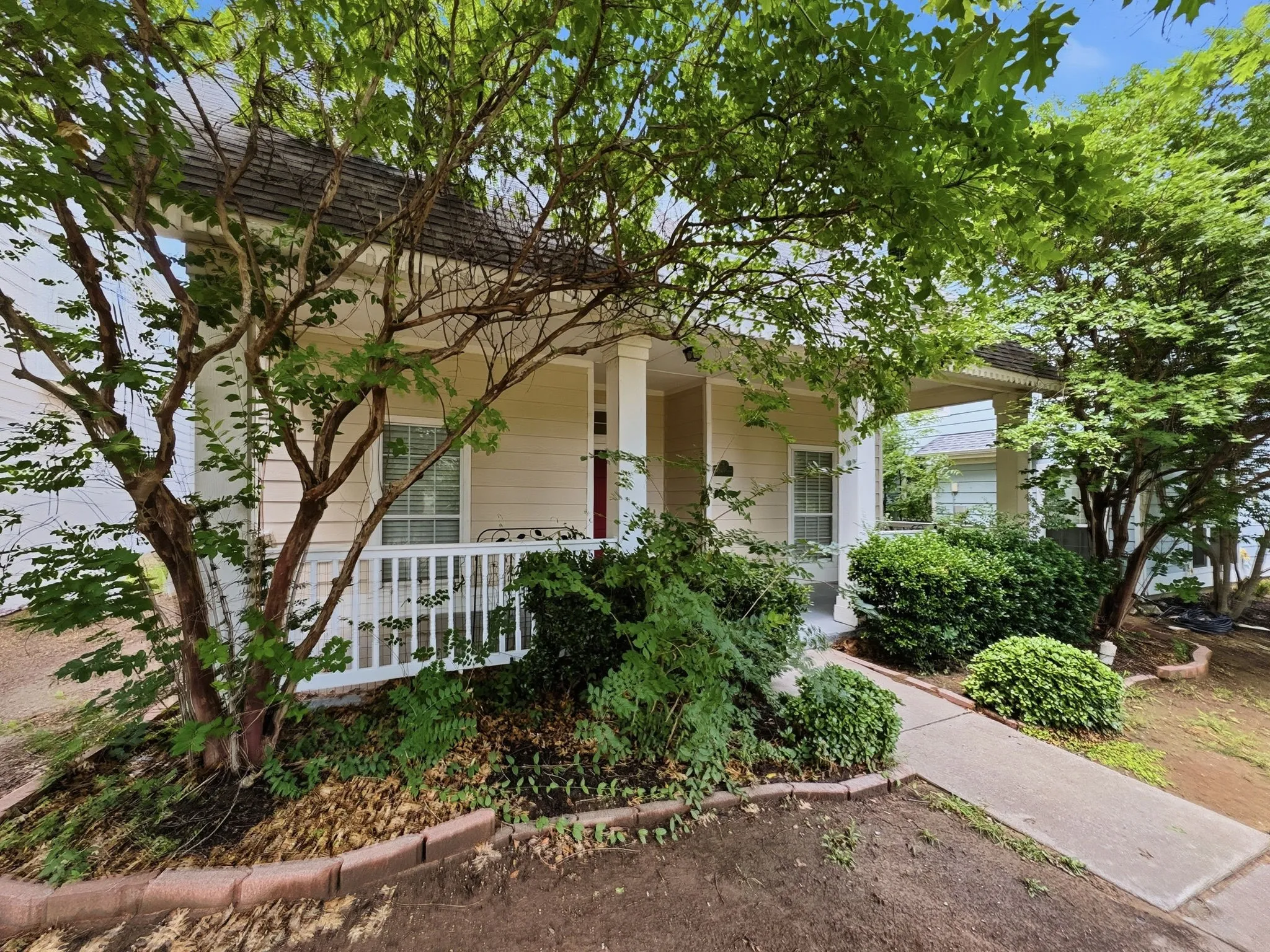 Single Family Residence For Rent in Denton County , 1237 Chattahoochee Drive, Savannah, Texas 76227, 4 Bedroom, 2 Bathroom, 2 Garage spaces, 1,759 Sqft, built in 2006, mls#21280530, Real Estate Agent in Savannah, Homes For Rent in Denton county, Homes For Rent in Savannah, Realtor in Savannah Texas, Real Estate Brokerage Independent Realty Texas, Luminita Cordes Realtor