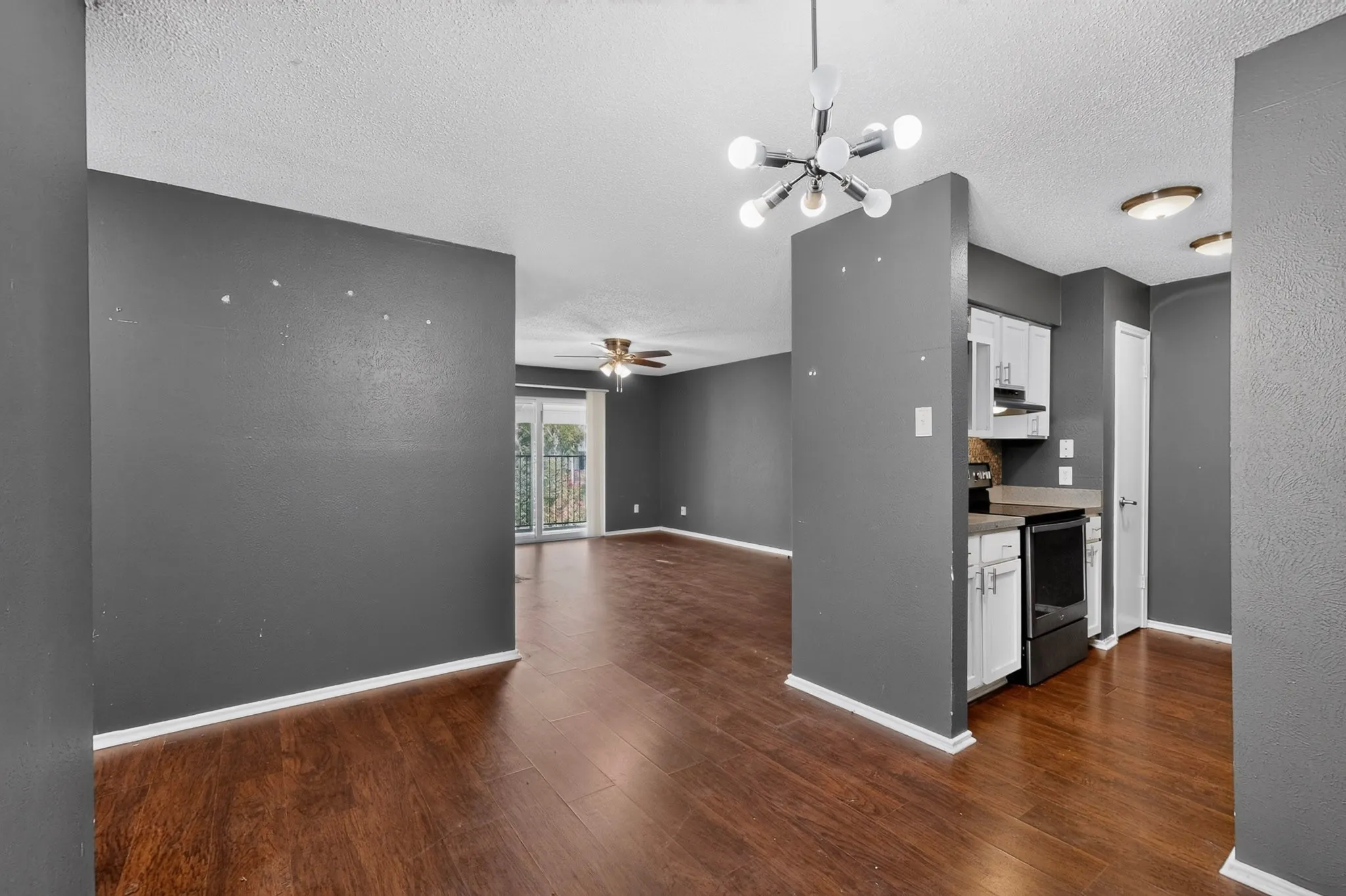 Condominium For Sale in Dallas County , 8109 Skillman Street 3003, Dallas, Texas 75231, 2 Bedroom, 1 Bathroom, Garage spaces, 914 Sqft, built in 1981, Price $99,500, mls#21279632, Real Estate Agent in Dallas, Homes For Sale in Dallas county, Homes For Sale in Dallas, Realtor in Dallas Texas, Real Estate Brokerage Independent Realty Texas, Luminita Cordes Realtor
