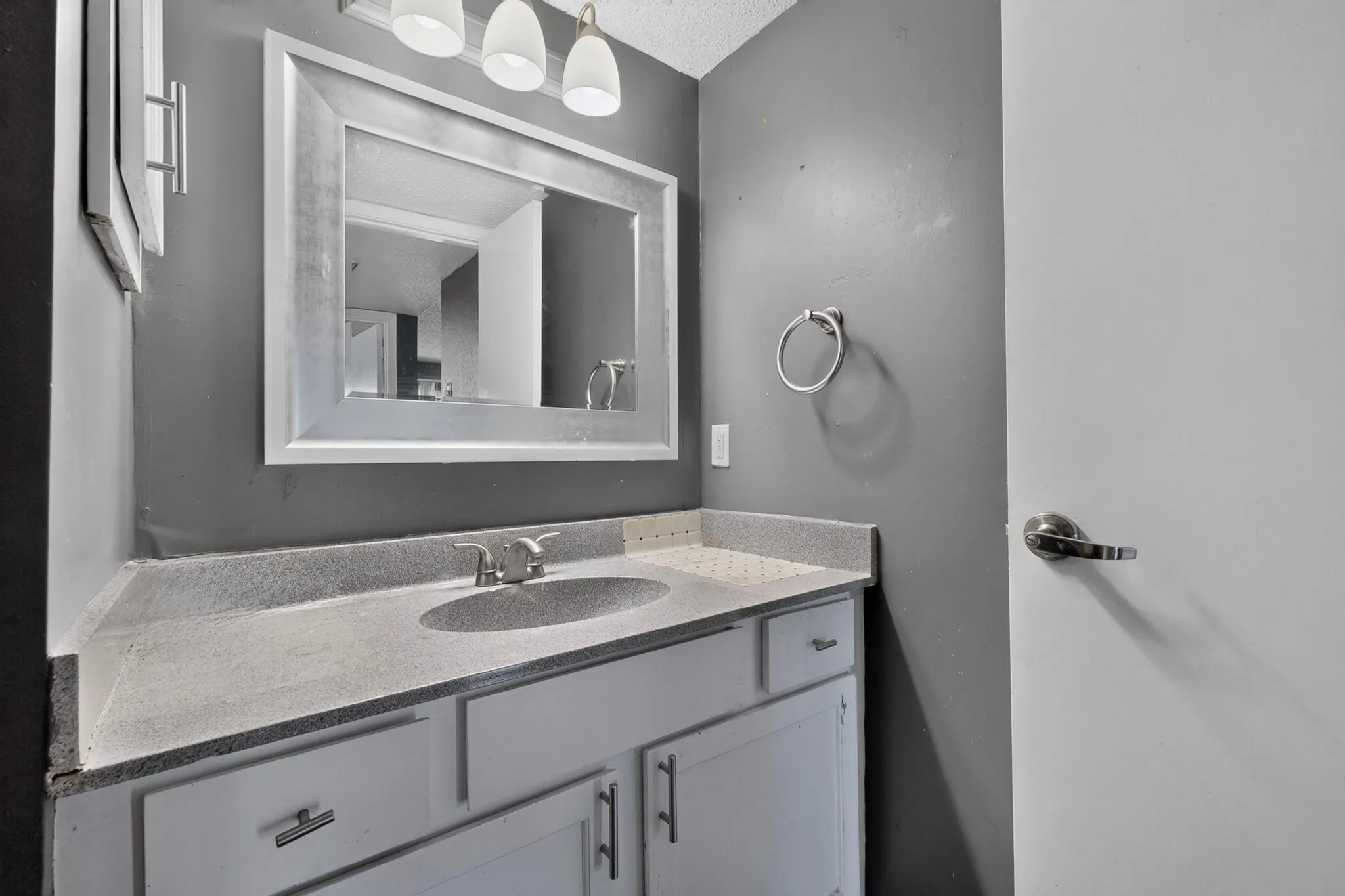 Condominium For Sale in Dallas County , 8109 Skillman Street 3003, Dallas, Texas 75231, 2 Bedroom, 1 Bathroom, Garage spaces, 914 Sqft, built in 1981, Price $99,500, mls#21279632, Real Estate Agent in Dallas, Homes For Sale in Dallas county, Homes For Sale in Dallas, Realtor in Dallas Texas, Real Estate Brokerage Independent Realty Texas, Luminita Cordes Realtor