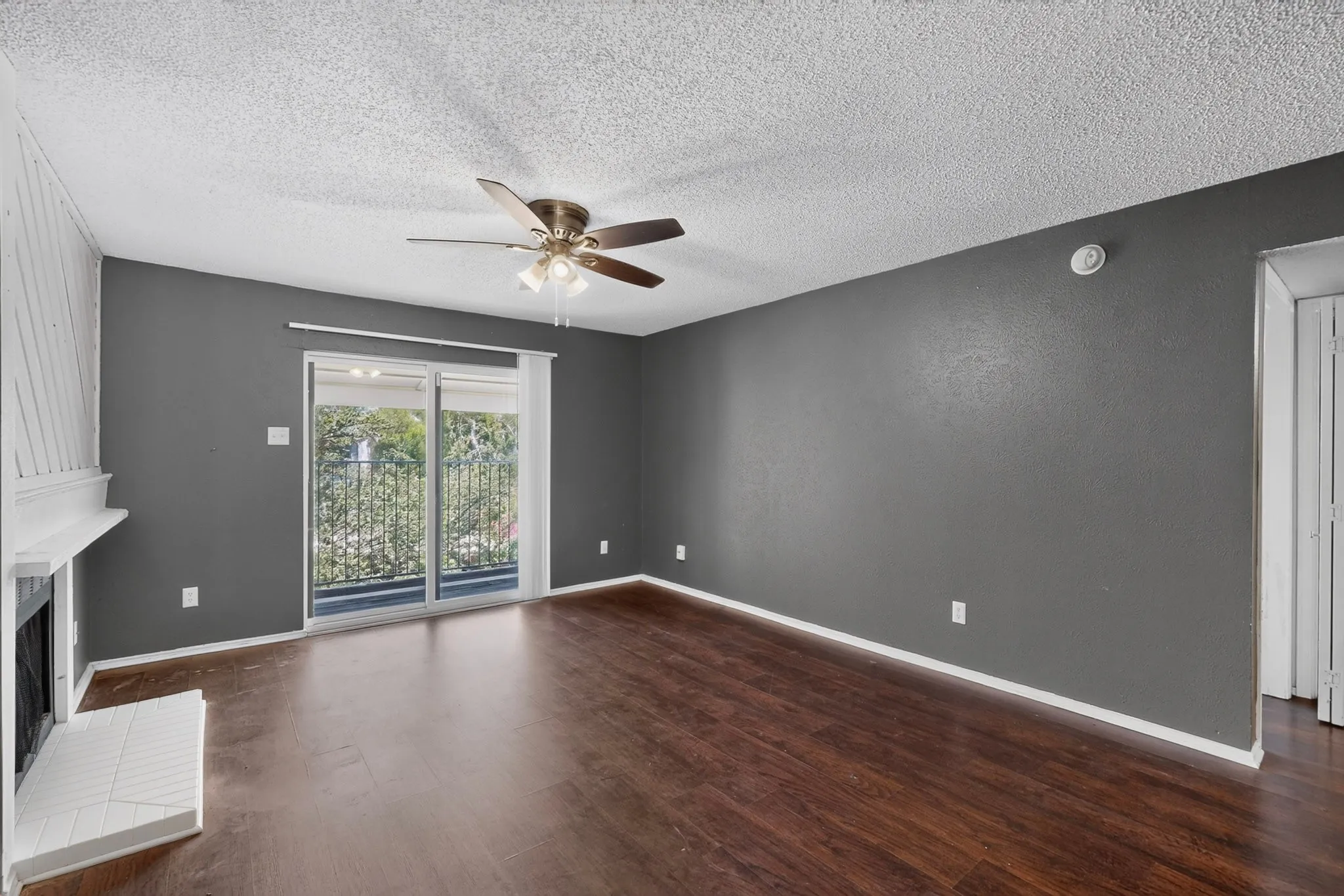 Condominium For Sale in Dallas County , 8109 Skillman Street 3003, Dallas, Texas 75231, 2 Bedroom, 1 Bathroom, Garage spaces, 914 Sqft, built in 1981, Price $99,500, mls#21279632, Real Estate Agent in Dallas, Homes For Sale in Dallas county, Homes For Sale in Dallas, Realtor in Dallas Texas, Real Estate Brokerage Independent Realty Texas, Luminita Cordes Realtor