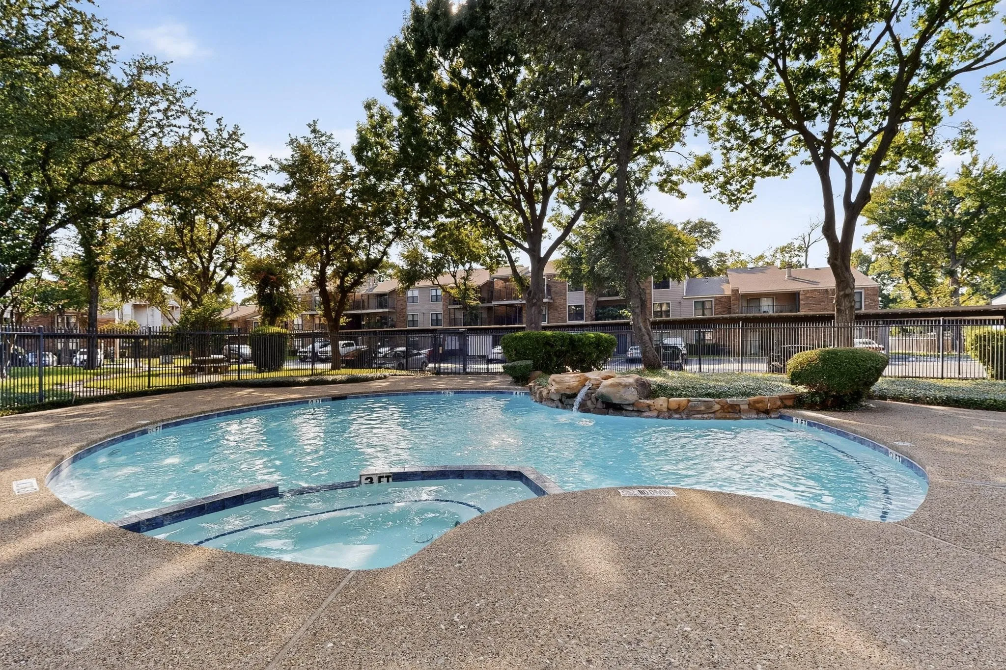 Condominium For Sale in Dallas County , 8109 Skillman Street 3003, Dallas, Texas 75231, 2 Bedroom, 1 Bathroom, Garage spaces, 914 Sqft, built in 1981, Price $99,500, mls#21279632, Real Estate Agent in Dallas, Homes For Sale in Dallas county, Homes For Sale in Dallas, Realtor in Dallas Texas, Real Estate Brokerage Independent Realty Texas, Luminita Cordes Realtor