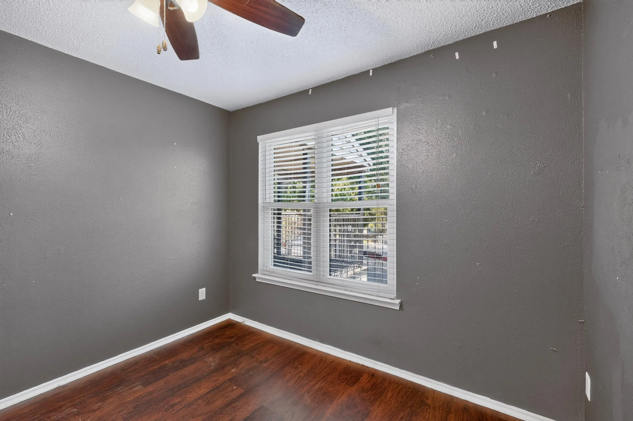 Condominium For Sale in Dallas County , 8109 Skillman Street 3003, Dallas, Texas 75231, 2 Bedroom, 1 Bathroom, Garage spaces, 914 Sqft, built in 1981, Price $99,500, mls#21279632, Real Estate Agent in Dallas, Homes For Sale in Dallas county, Homes For Sale in Dallas, Realtor in Dallas Texas, Real Estate Brokerage Independent Realty Texas, Luminita Cordes Realtor