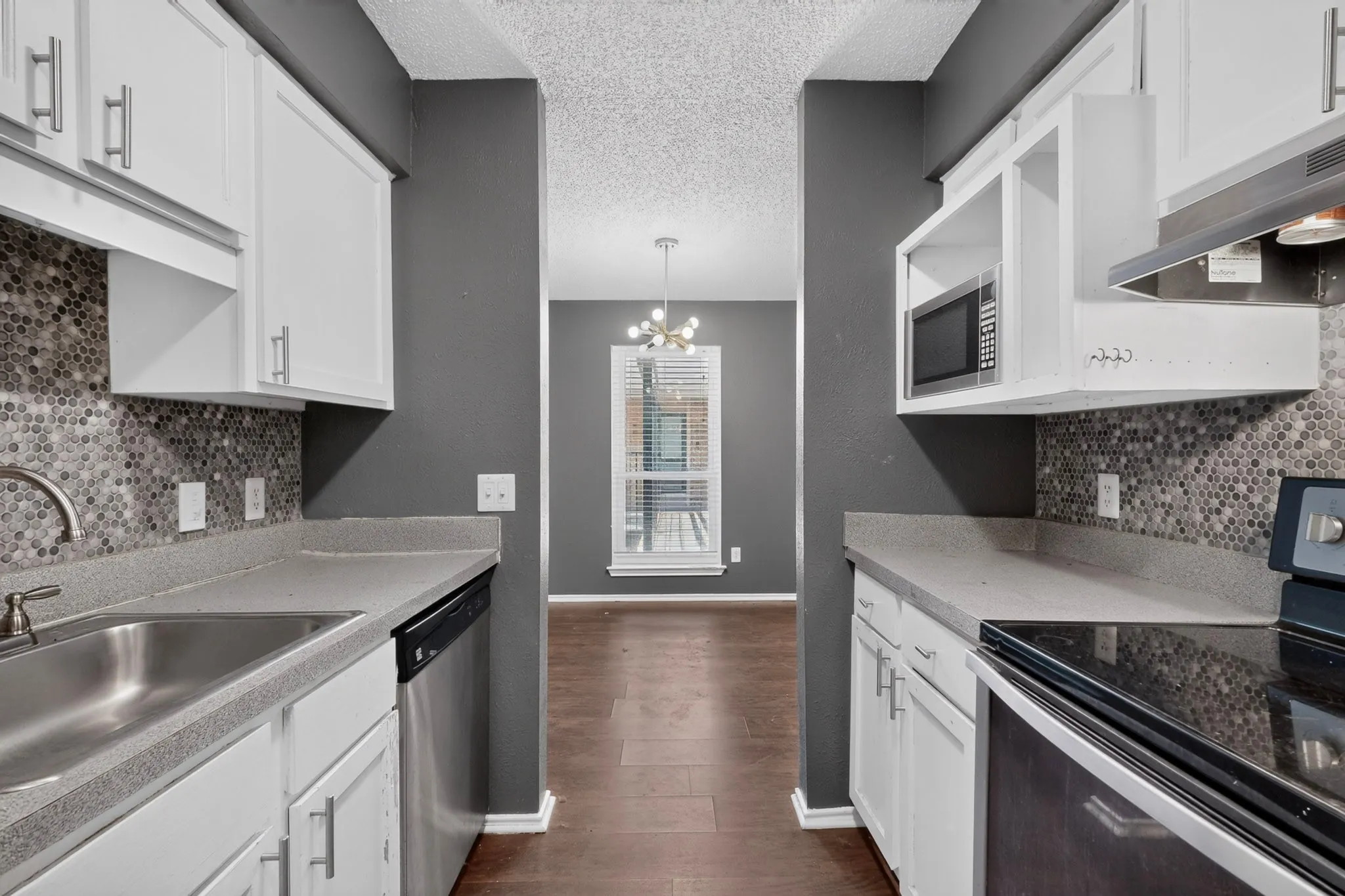 Condominium For Sale in Dallas County , 8109 Skillman Street 3003, Dallas, Texas 75231, 2 Bedroom, 1 Bathroom, Garage spaces, 914 Sqft, built in 1981, Price $99,500, mls#21279632, Real Estate Agent in Dallas, Homes For Sale in Dallas county, Homes For Sale in Dallas, Realtor in Dallas Texas, Real Estate Brokerage Independent Realty Texas, Luminita Cordes Realtor
