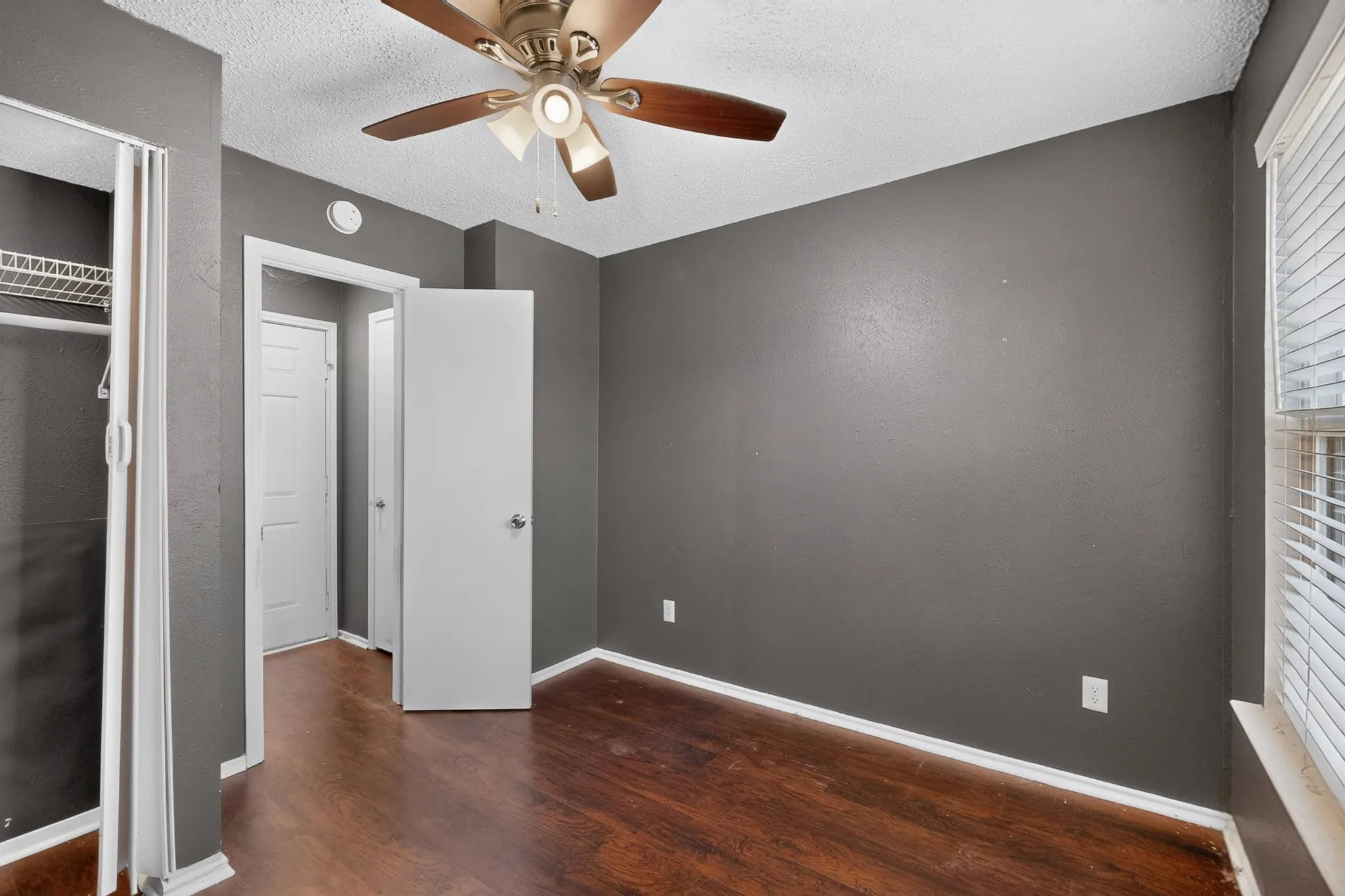 Condominium For Sale in Dallas County , 8109 Skillman Street 3003, Dallas, Texas 75231, 2 Bedroom, 1 Bathroom, Garage spaces, 914 Sqft, built in 1981, Price $99,500, mls#21279632, Real Estate Agent in Dallas, Homes For Sale in Dallas county, Homes For Sale in Dallas, Realtor in Dallas Texas, Real Estate Brokerage Independent Realty Texas, Luminita Cordes Realtor