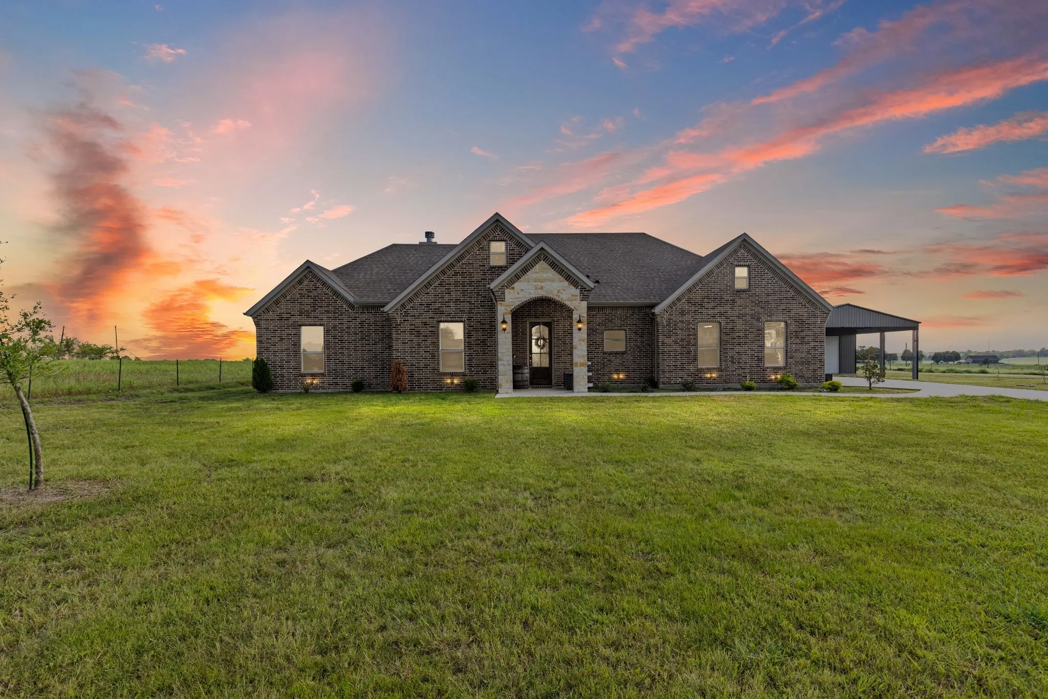 Single Family Residence For Sale in Fannin County , 1094 County Road 4850, Leonard, Texas 75452, 4 Bedrooms, 3 Bathrooms, 2 Garage spaces, 2,463 Sqft, built in 2023, Price $540,000, mls#21279986, Real Estate Agent in Leonard, Homes For Sale in Fannin county, Homes For Sale in Leonard, Realtor in Leonard Texas, Real Estate Brokerage Independent Realty Texas, Luminita Cordes Realtor