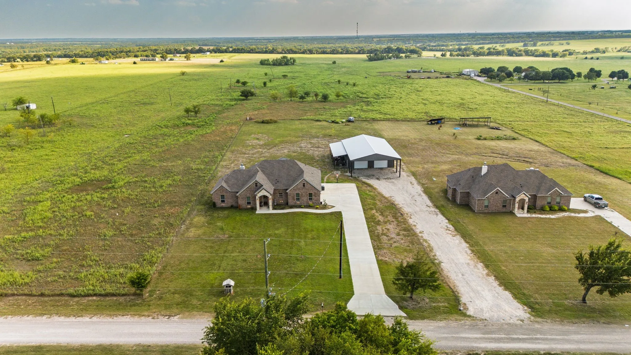 Single Family Residence For Sale in Fannin County , 1094 County Road 4850, Leonard, Texas 75452, 4 Bedrooms, 3 Bathrooms, 2 Garage spaces, 2,463 Sqft, built in 2023, Price $540,000, mls#21279986, Real Estate Agent in Leonard, Homes For Sale in Fannin county, Homes For Sale in Leonard, Realtor in Leonard Texas, Real Estate Brokerage Independent Realty Texas, Luminita Cordes Realtor