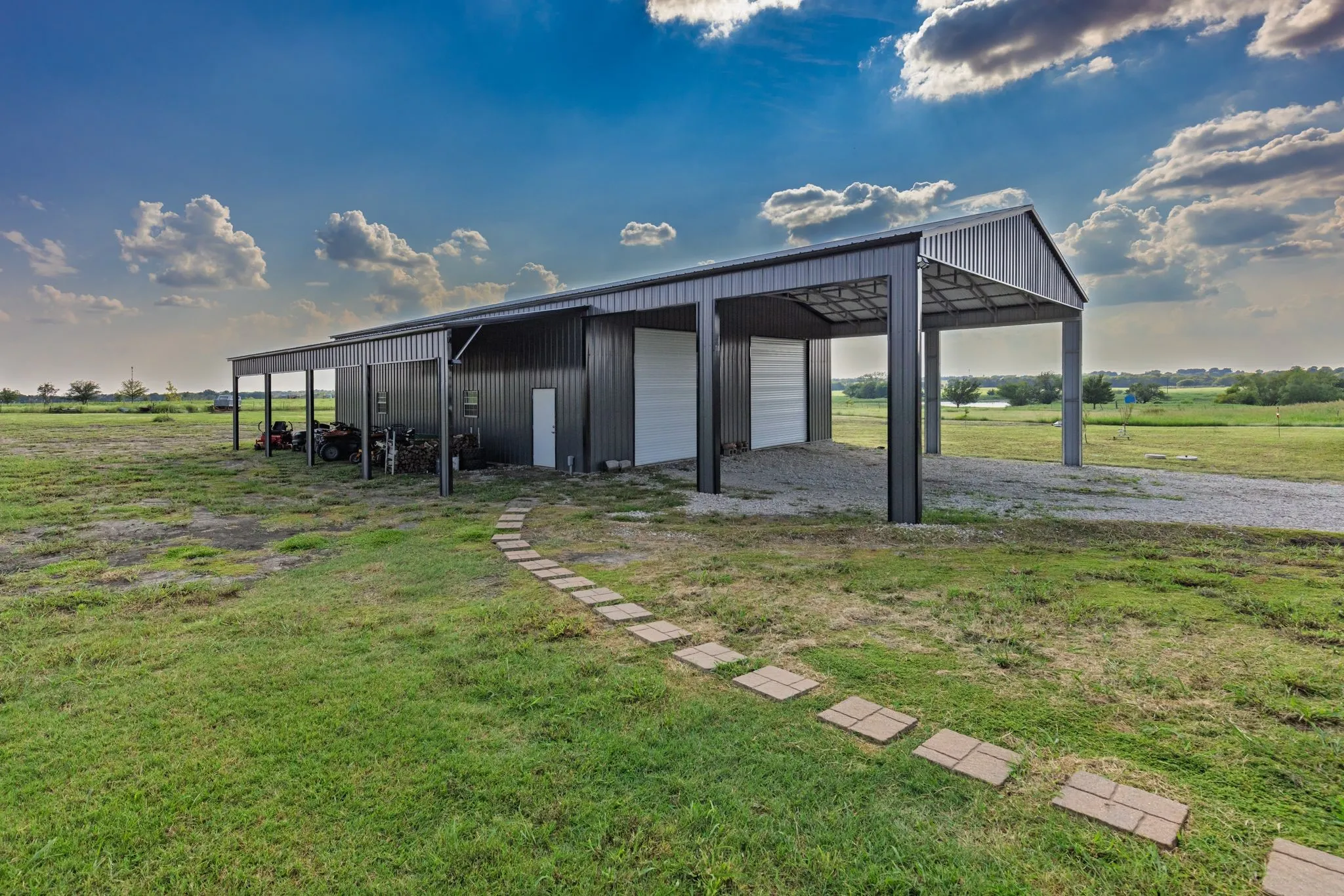 Single Family Residence For Sale in Fannin County , 1094 County Road 4850, Leonard, Texas 75452, 4 Bedrooms, 3 Bathrooms, 2 Garage spaces, 2,463 Sqft, built in 2023, Price $540,000, mls#21279986, Real Estate Agent in Leonard, Homes For Sale in Fannin county, Homes For Sale in Leonard, Realtor in Leonard Texas, Real Estate Brokerage Independent Realty Texas, Luminita Cordes Realtor