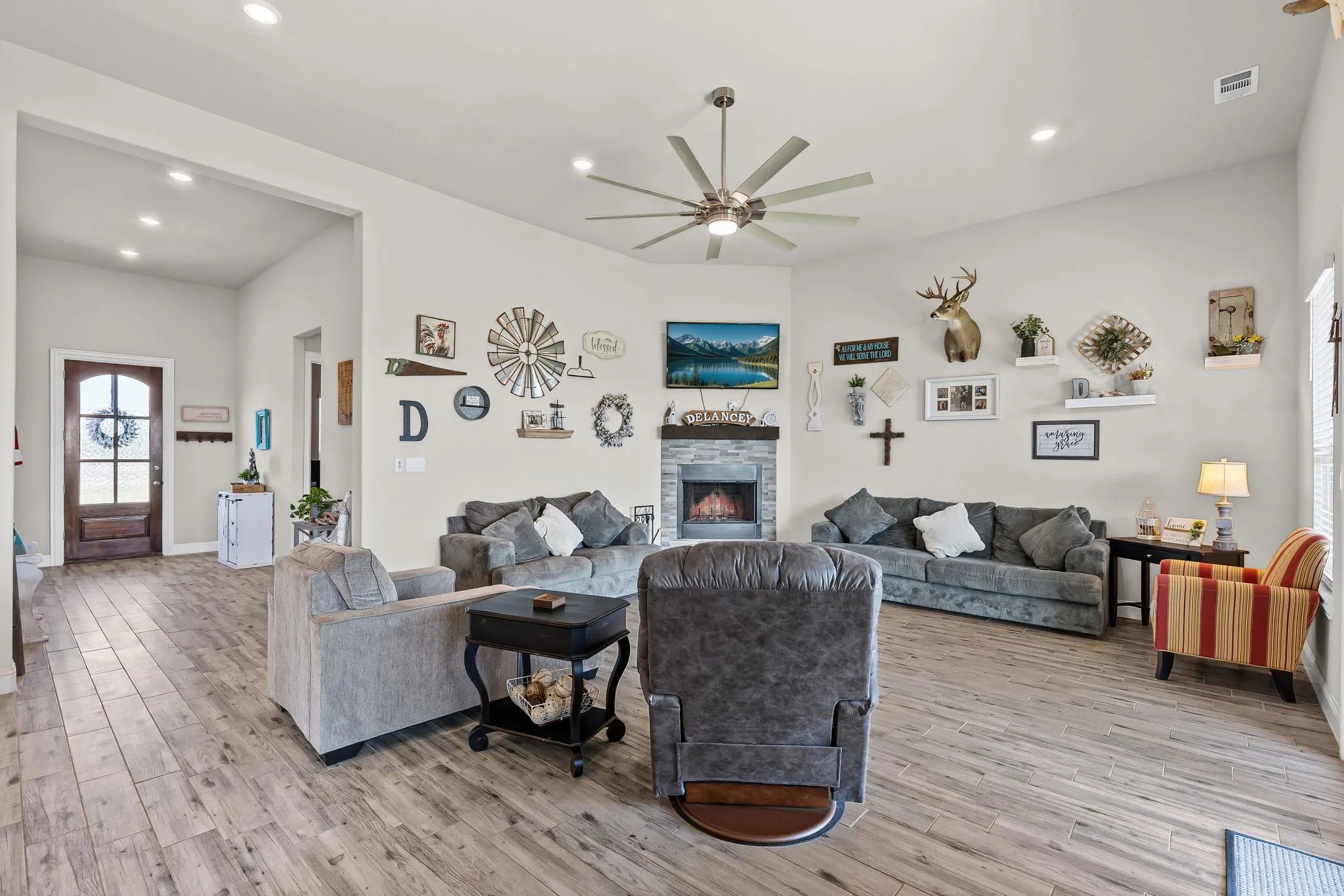 Single Family Residence For Sale in Fannin County , 1094 County Road 4850, Leonard, Texas 75452, 4 Bedrooms, 3 Bathrooms, 2 Garage spaces, 2,463 Sqft, built in 2023, Price $540,000, mls#21279986, Real Estate Agent in Leonard, Homes For Sale in Fannin county, Homes For Sale in Leonard, Realtor in Leonard Texas, Real Estate Brokerage Independent Realty Texas, Luminita Cordes Realtor