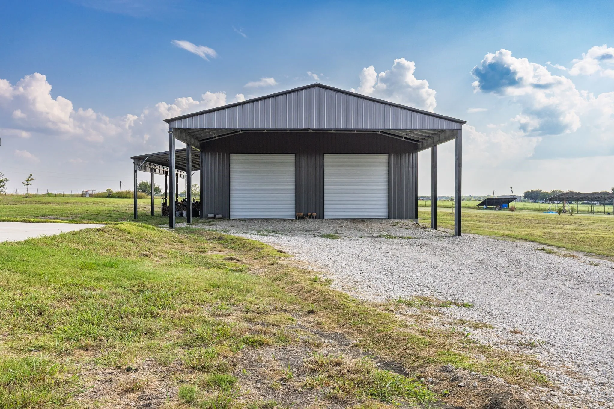 Single Family Residence For Sale in Fannin County , 1094 County Road 4850, Leonard, Texas 75452, 4 Bedrooms, 3 Bathrooms, 2 Garage spaces, 2,463 Sqft, built in 2023, Price $540,000, mls#21279986, Real Estate Agent in Leonard, Homes For Sale in Fannin county, Homes For Sale in Leonard, Realtor in Leonard Texas, Real Estate Brokerage Independent Realty Texas, Luminita Cordes Realtor