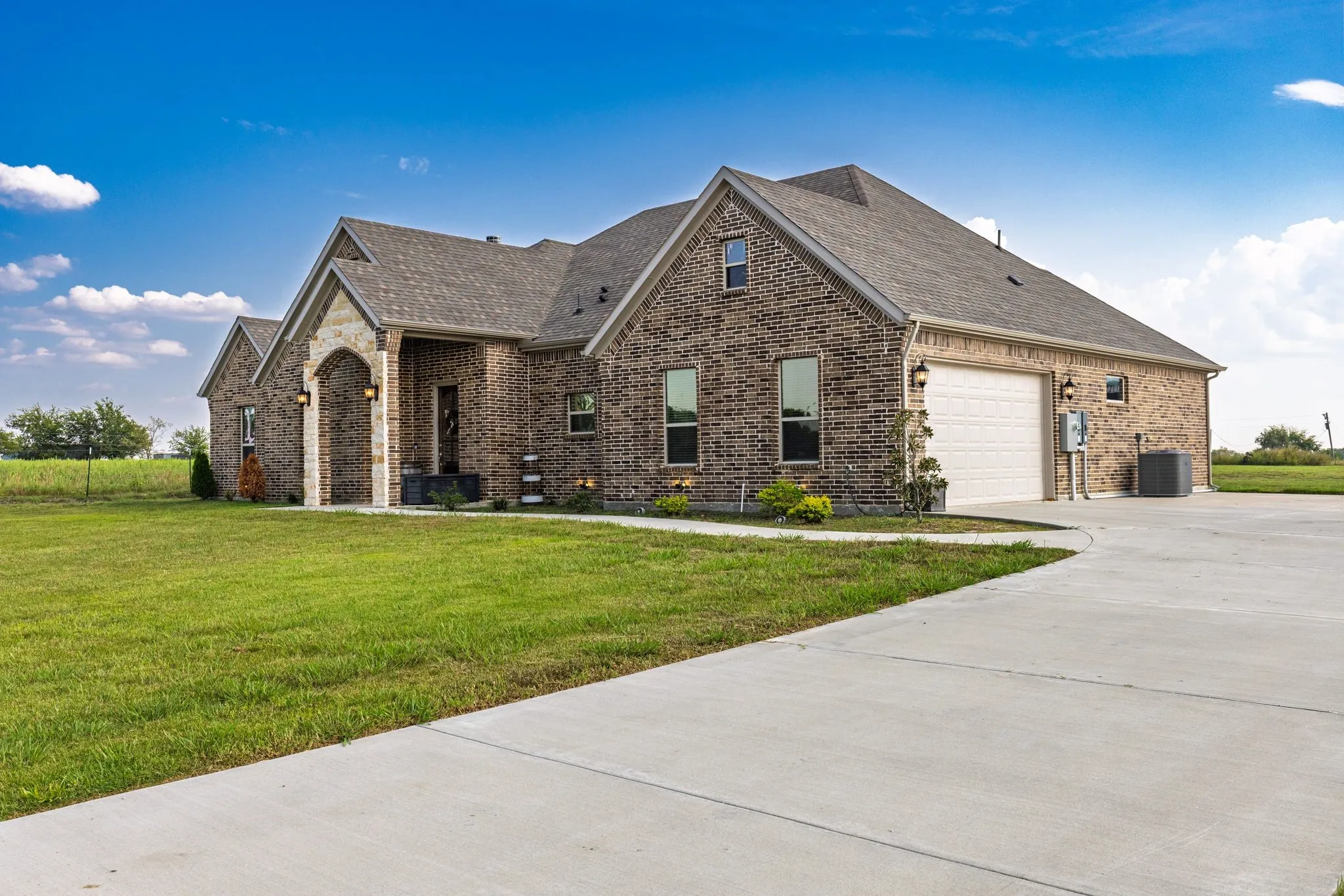Single Family Residence For Sale in Fannin County , 1094 County Road 4850, Leonard, Texas 75452, 4 Bedrooms, 3 Bathrooms, 2 Garage spaces, 2,463 Sqft, built in 2023, Price $540,000, mls#21279986, Real Estate Agent in Leonard, Homes For Sale in Fannin county, Homes For Sale in Leonard, Realtor in Leonard Texas, Real Estate Brokerage Independent Realty Texas, Luminita Cordes Realtor