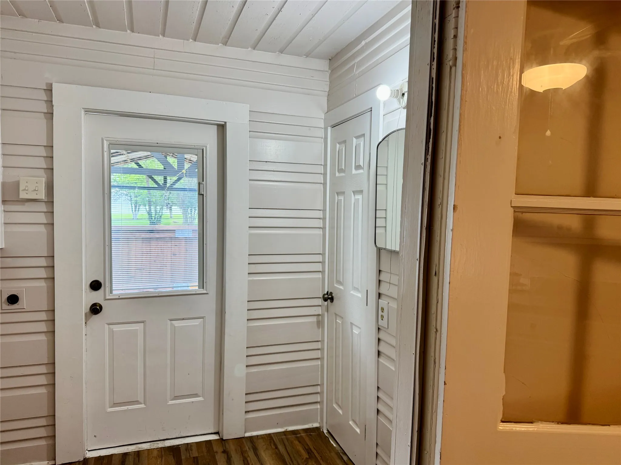Single Family Residence For Rent in Grayson County , 1197 FM 697, Sherman, Texas 75090, 3 Bedroom, 2 Bathroom, Garage spaces, 1,296 Sqft, built in 1945, mls#21280546, Real Estate Agent in Sherman, Homes For Rent in Grayson county, Homes For Rent in Sherman, Realtor in Sherman Texas, Real Estate Brokerage Independent Realty Texas, Luminita Cordes Realtor