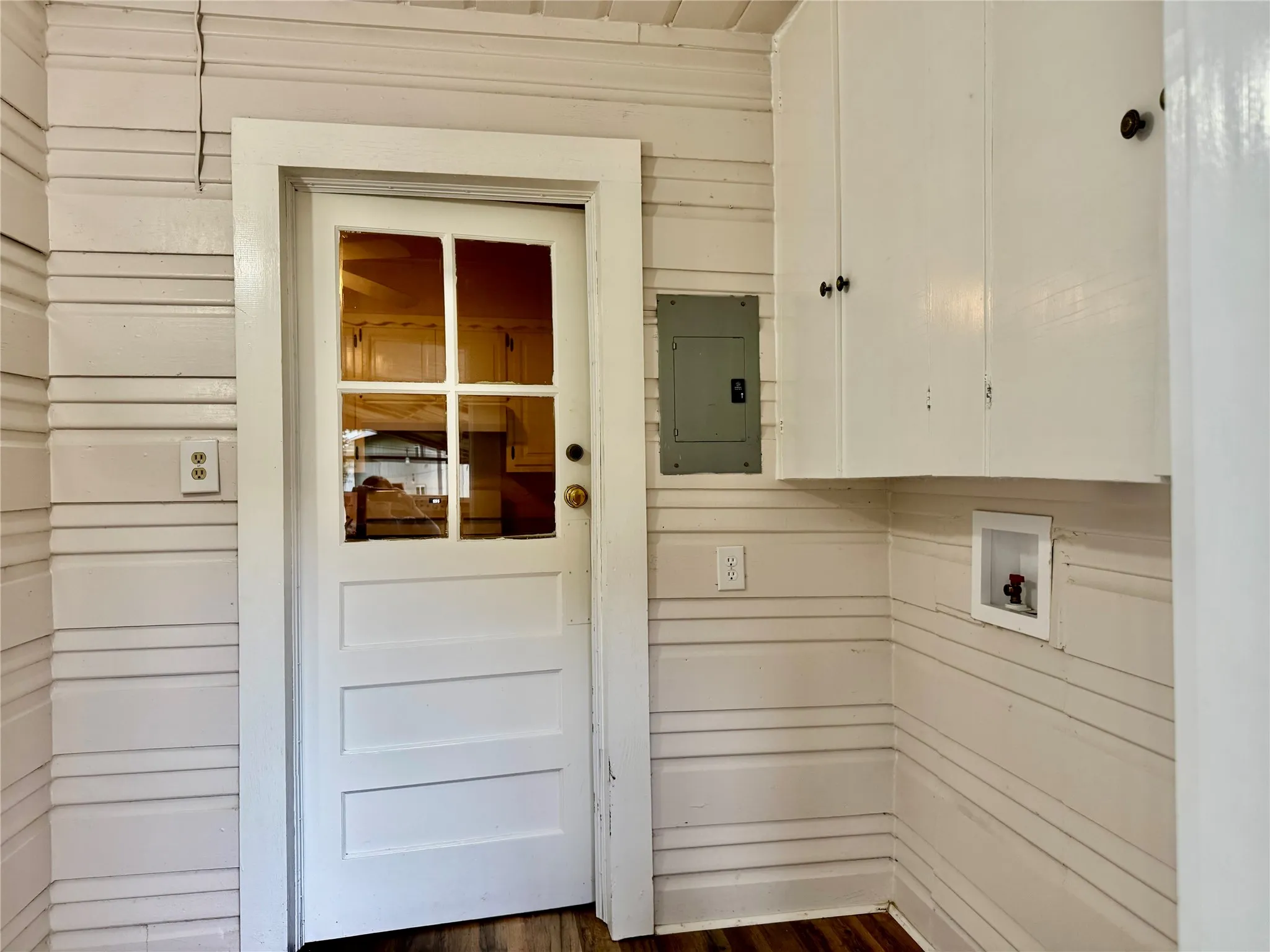 Single Family Residence For Rent in Grayson County , 1197 FM 697, Sherman, Texas 75090, 3 Bedroom, 2 Bathroom, Garage spaces, 1,296 Sqft, built in 1945, mls#21280546, Real Estate Agent in Sherman, Homes For Rent in Grayson county, Homes For Rent in Sherman, Realtor in Sherman Texas, Real Estate Brokerage Independent Realty Texas, Luminita Cordes Realtor