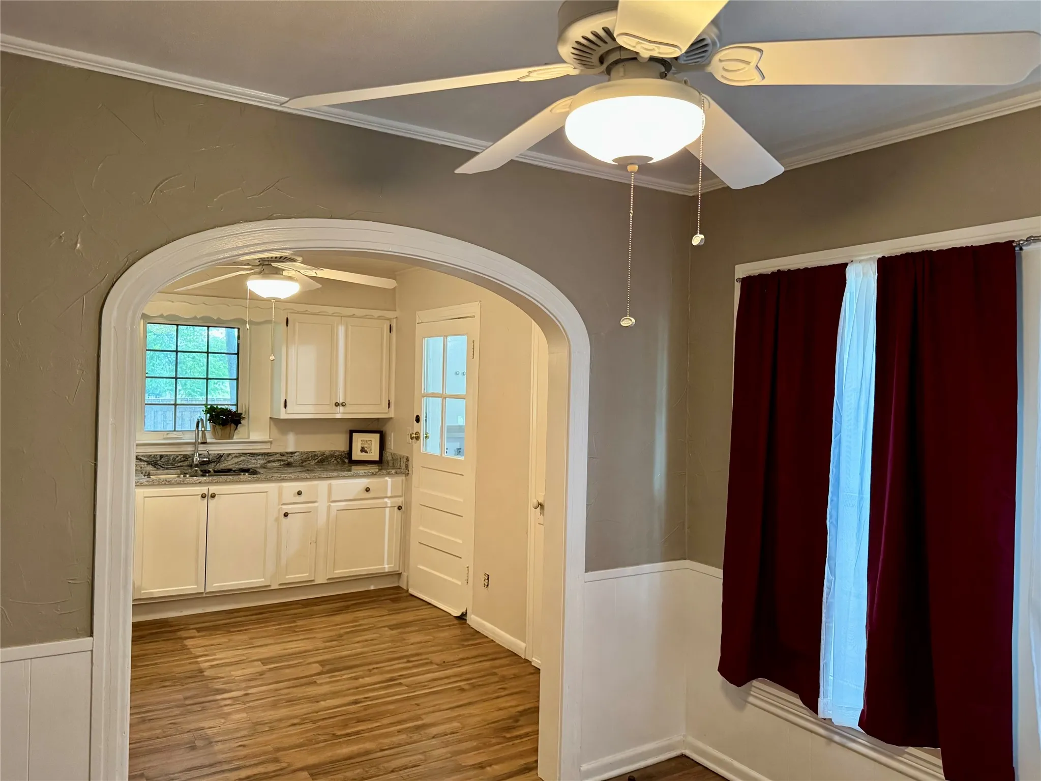 Single Family Residence For Rent in Grayson County , 1197 FM 697, Sherman, Texas 75090, 3 Bedroom, 2 Bathroom, Garage spaces, 1,296 Sqft, built in 1945, mls#21280546, Real Estate Agent in Sherman, Homes For Rent in Grayson county, Homes For Rent in Sherman, Realtor in Sherman Texas, Real Estate Brokerage Independent Realty Texas, Luminita Cordes Realtor