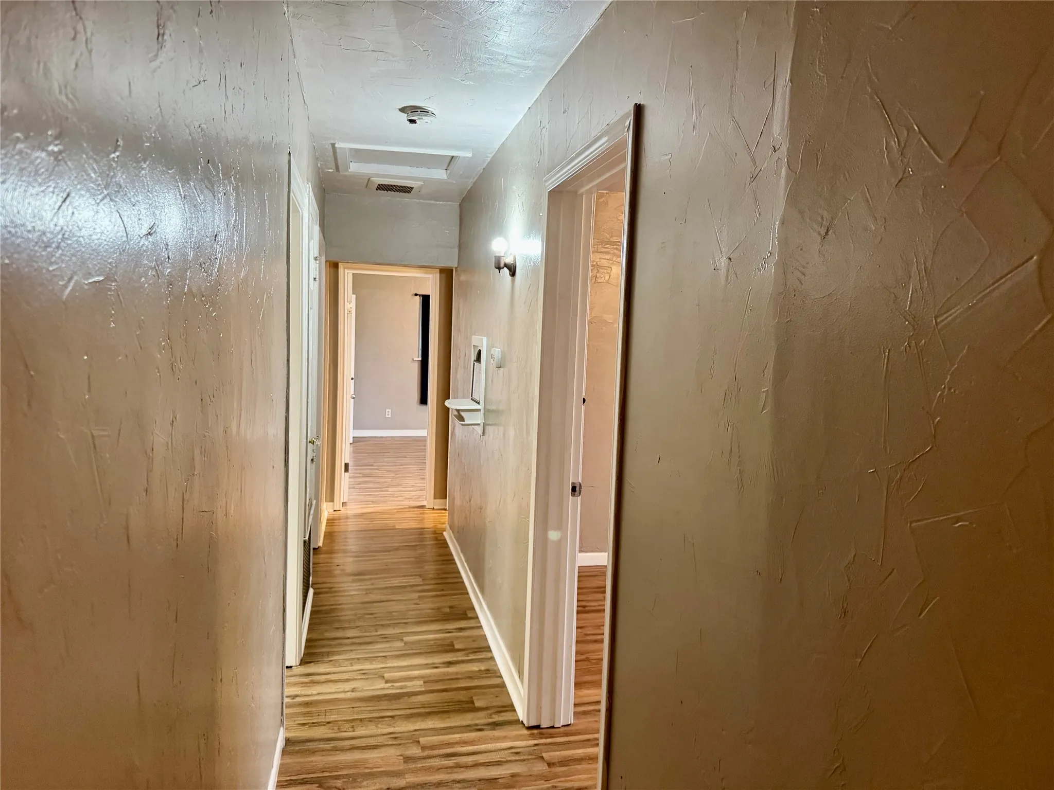 Looking towards the livingroom