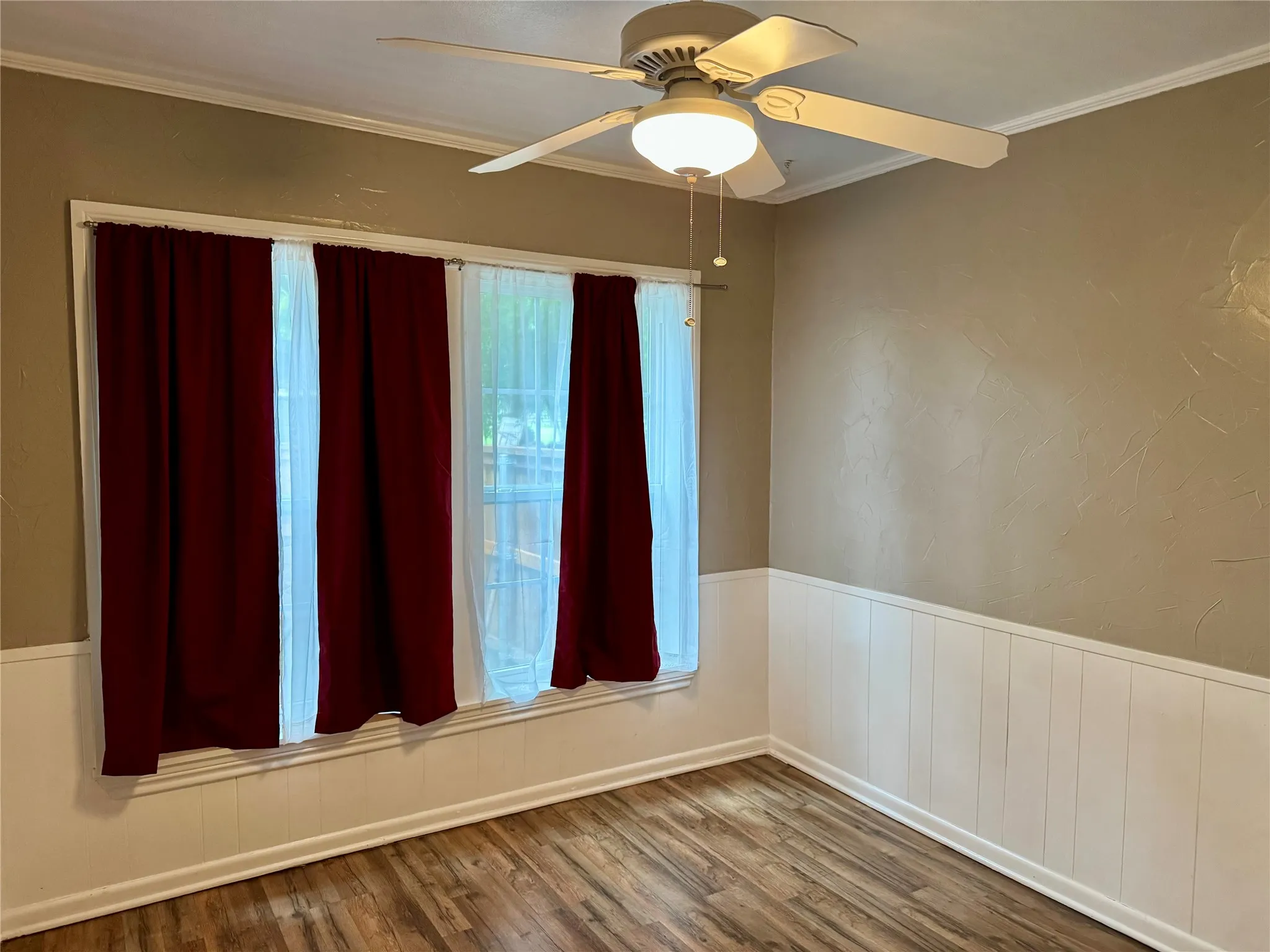 Single Family Residence For Rent in Grayson County , 1197 FM 697, Sherman, Texas 75090, 3 Bedroom, 2 Bathroom, Garage spaces, 1,296 Sqft, built in 1945, mls#21280546, Real Estate Agent in Sherman, Homes For Rent in Grayson county, Homes For Rent in Sherman, Realtor in Sherman Texas, Real Estate Brokerage Independent Realty Texas, Luminita Cordes Realtor