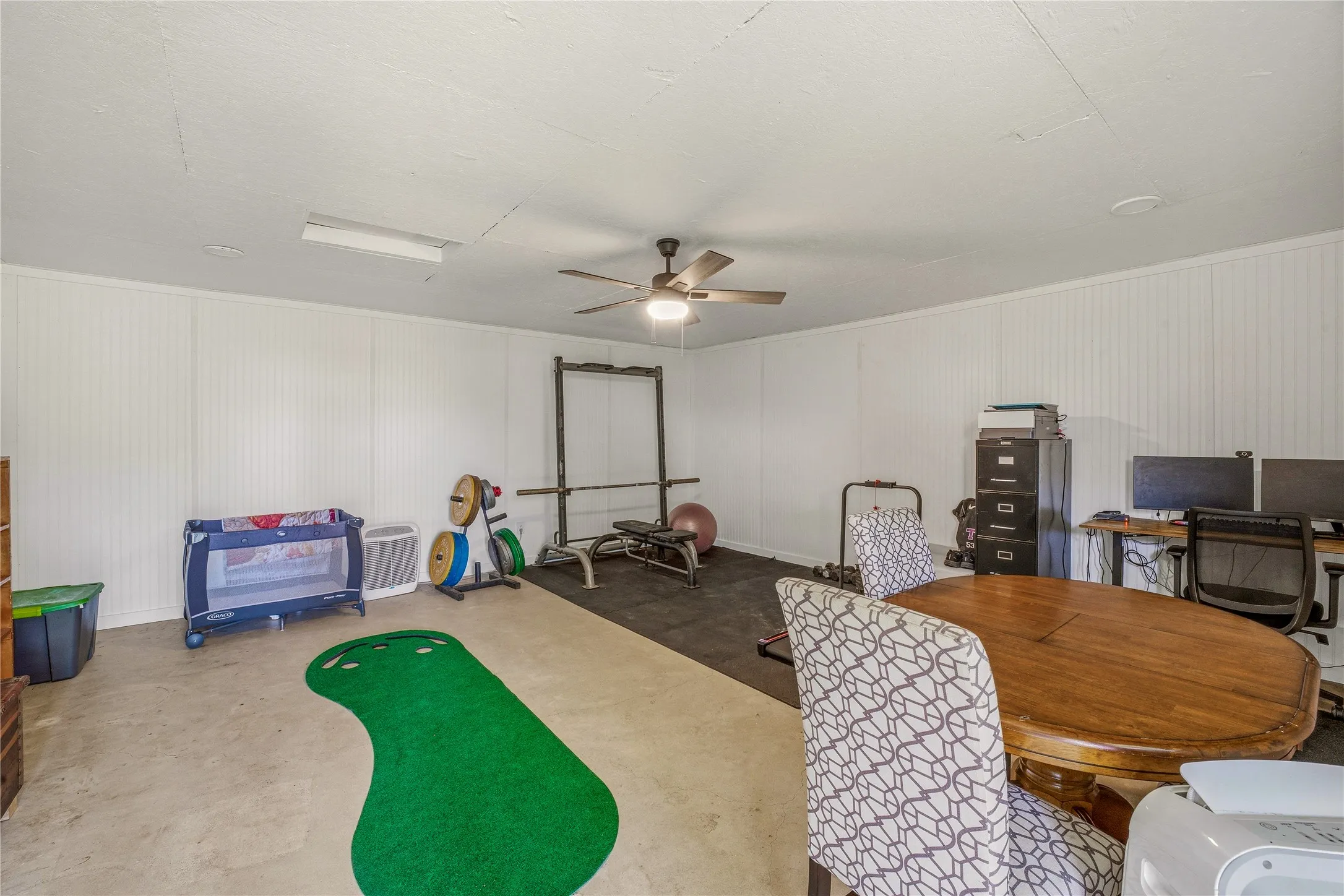 Single Family Residence For Sale in Erath County , 510 Spring Meadow Street, Stephenville, Texas 76401, 3 Bedroom, 2 Bathroom, 2 Garage spaces, 1,824 Sqft, built in 1980, mls#21280525, Real Estate Agent in Stephenville, Homes For Sale in Erath county, Homes For Sale in Stephenville, Realtor in Stephenville Texas, Real Estate Brokerage Independent Realty Texas, Luminita Cordes Realtor