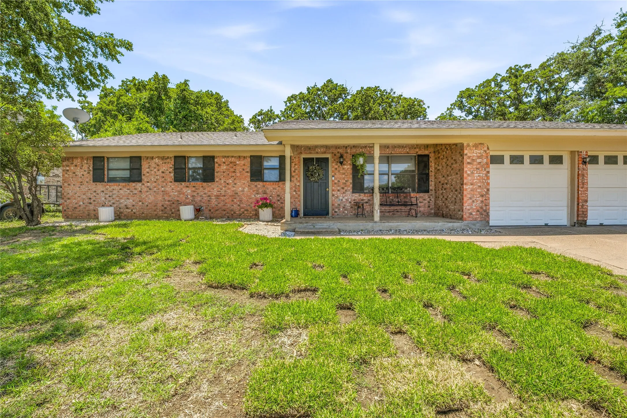 Single Family Residence For Sale in Erath County , 510 Spring Meadow Street, Stephenville, Texas 76401, 3 Bedroom, 2 Bathroom, 2 Garage spaces, 1,824 Sqft, built in 1980, mls#21280525, Real Estate Agent in Stephenville, Homes For Sale in Erath county, Homes For Sale in Stephenville, Realtor in Stephenville Texas, Real Estate Brokerage Independent Realty Texas, Luminita Cordes Realtor