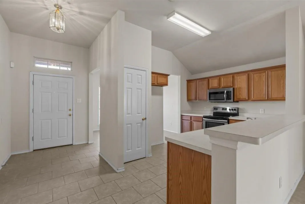 Single Family Residence For Rent in Collin County , 1117 Shaker Run, Mc Kinney, Texas 75069, 3 Bedroom, 2 Bathroom, 2 Garage spaces, 1,469 Sqft, built in 2001, mls#21280566, Real Estate Agent in Mc Kinney, Homes For Rent in Collin county, Homes For Rent in Mc Kinney, Realtor in Mc Kinney Texas, Real Estate Brokerage Independent Realty Texas, Luminita Cordes Realtor