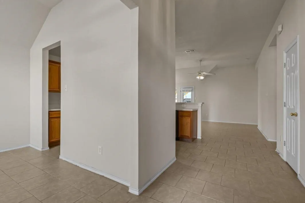 Single Family Residence For Rent in Collin County , 1117 Shaker Run, Mc Kinney, Texas 75069, 3 Bedroom, 2 Bathroom, 2 Garage spaces, 1,469 Sqft, built in 2001, mls#21280566, Real Estate Agent in Mc Kinney, Homes For Rent in Collin county, Homes For Rent in Mc Kinney, Realtor in Mc Kinney Texas, Real Estate Brokerage Independent Realty Texas, Luminita Cordes Realtor