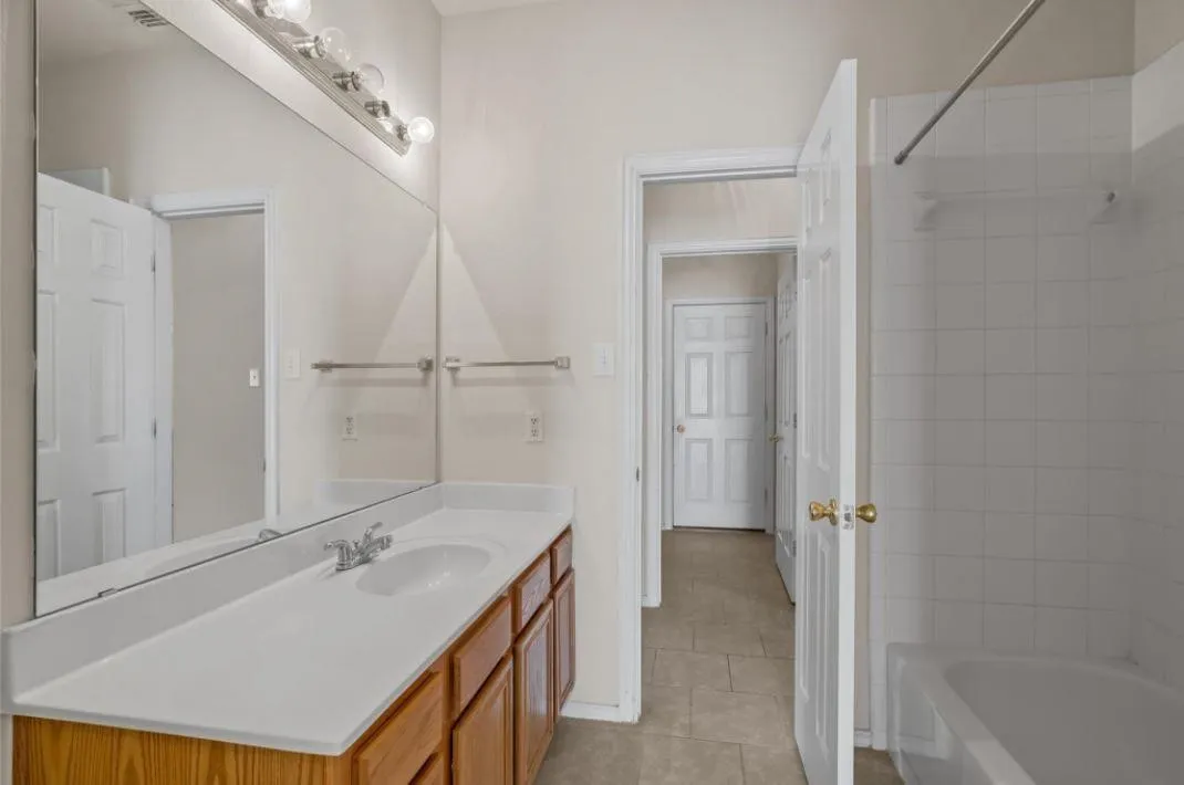 Single Family Residence For Rent in Collin County , 1117 Shaker Run, Mc Kinney, Texas 75069, 3 Bedroom, 2 Bathroom, 2 Garage spaces, 1,469 Sqft, built in 2001, mls#21280566, Real Estate Agent in Mc Kinney, Homes For Rent in Collin county, Homes For Rent in Mc Kinney, Realtor in Mc Kinney Texas, Real Estate Brokerage Independent Realty Texas, Luminita Cordes Realtor