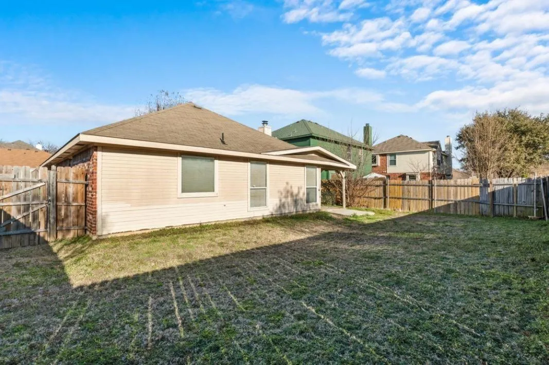 Single Family Residence For Rent in Collin County , 1117 Shaker Run, Mc Kinney, Texas 75069, 3 Bedroom, 2 Bathroom, 2 Garage spaces, 1,469 Sqft, built in 2001, mls#21280566, Real Estate Agent in Mc Kinney, Homes For Rent in Collin county, Homes For Rent in Mc Kinney, Realtor in Mc Kinney Texas, Real Estate Brokerage Independent Realty Texas, Luminita Cordes Realtor