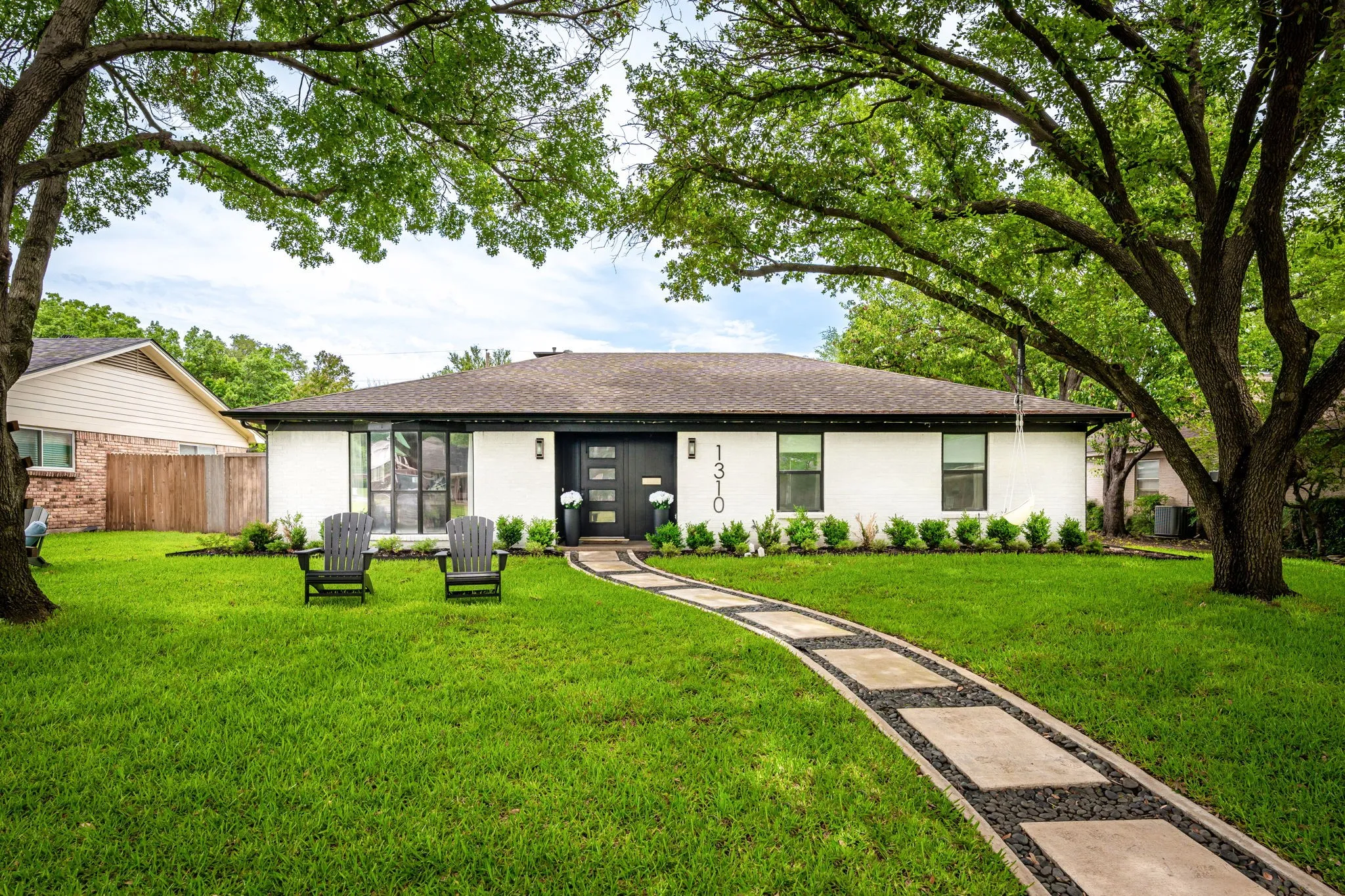 Single Family Residence For Sale in Dallas County , 1310 Seminole Drive, Richardson, Texas 75080, 4 Bedroom, 4 Bathroom, 2 Garage spaces, 2,388 Sqft, built in 1965, mls#21279051, Real Estate Agent in Richardson, Homes For Sale in Dallas county, Homes For Sale in Richardson, Realtor in Richardson Texas, Real Estate Brokerage Independent Realty Texas, Luminita Cordes Realtor