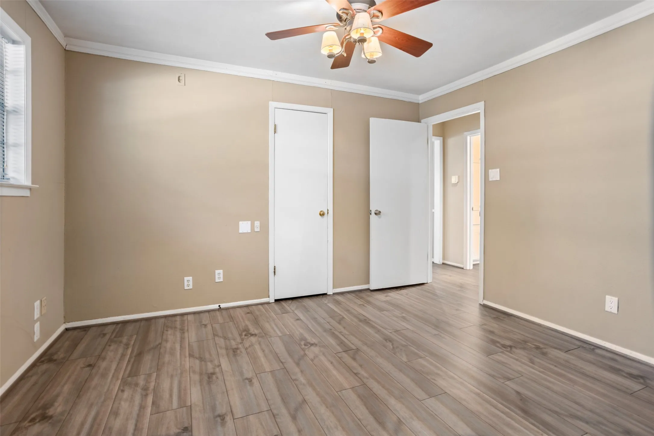 Single Family Residence For Rent in Tarrant County , 6948 Valhalla Road, Fort Worth, Texas 76116, 3 Bedroom, 3 Bathroom, 2 Garage spaces, 1,794 Sqft, built in 1963, mls#21275299, Real Estate Agent in Fort Worth, Homes For Rent in Tarrant county, Homes For Rent in Fort Worth, Realtor in Fort Worth Texas, Real Estate Brokerage Independent Realty Texas, Luminita Cordes Realtor