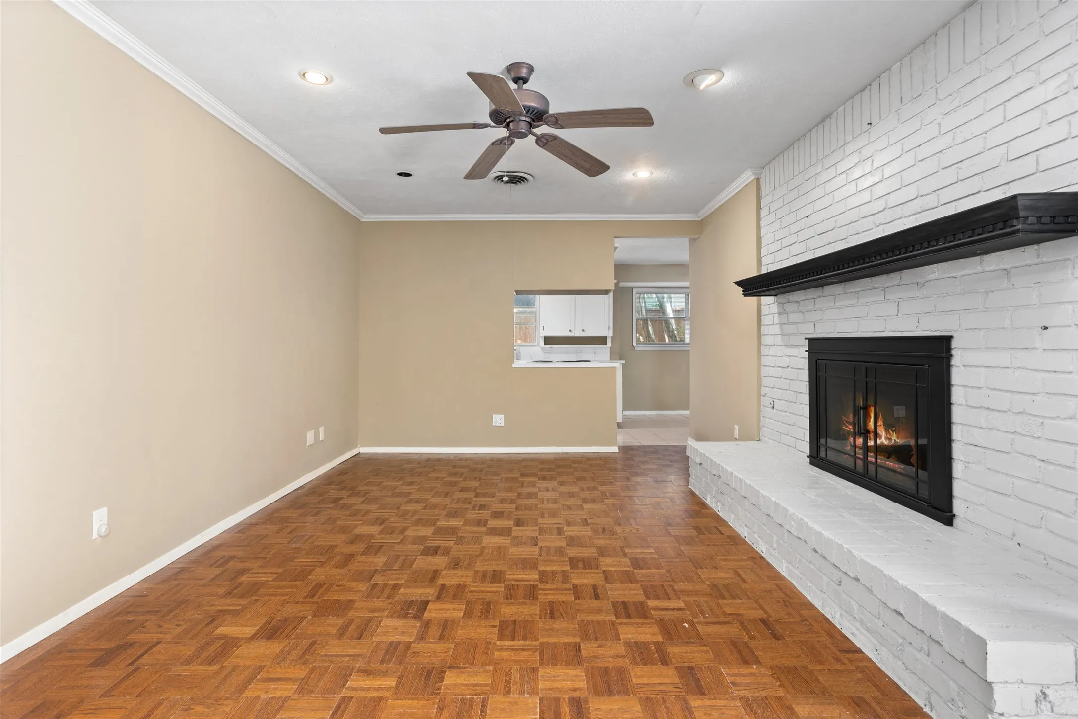 Single Family Residence For Rent in Tarrant County , 6948 Valhalla Road, Fort Worth, Texas 76116, 3 Bedroom, 3 Bathroom, 2 Garage spaces, 1,794 Sqft, built in 1963, mls#21275299, Real Estate Agent in Fort Worth, Homes For Rent in Tarrant county, Homes For Rent in Fort Worth, Realtor in Fort Worth Texas, Real Estate Brokerage Independent Realty Texas, Luminita Cordes Realtor