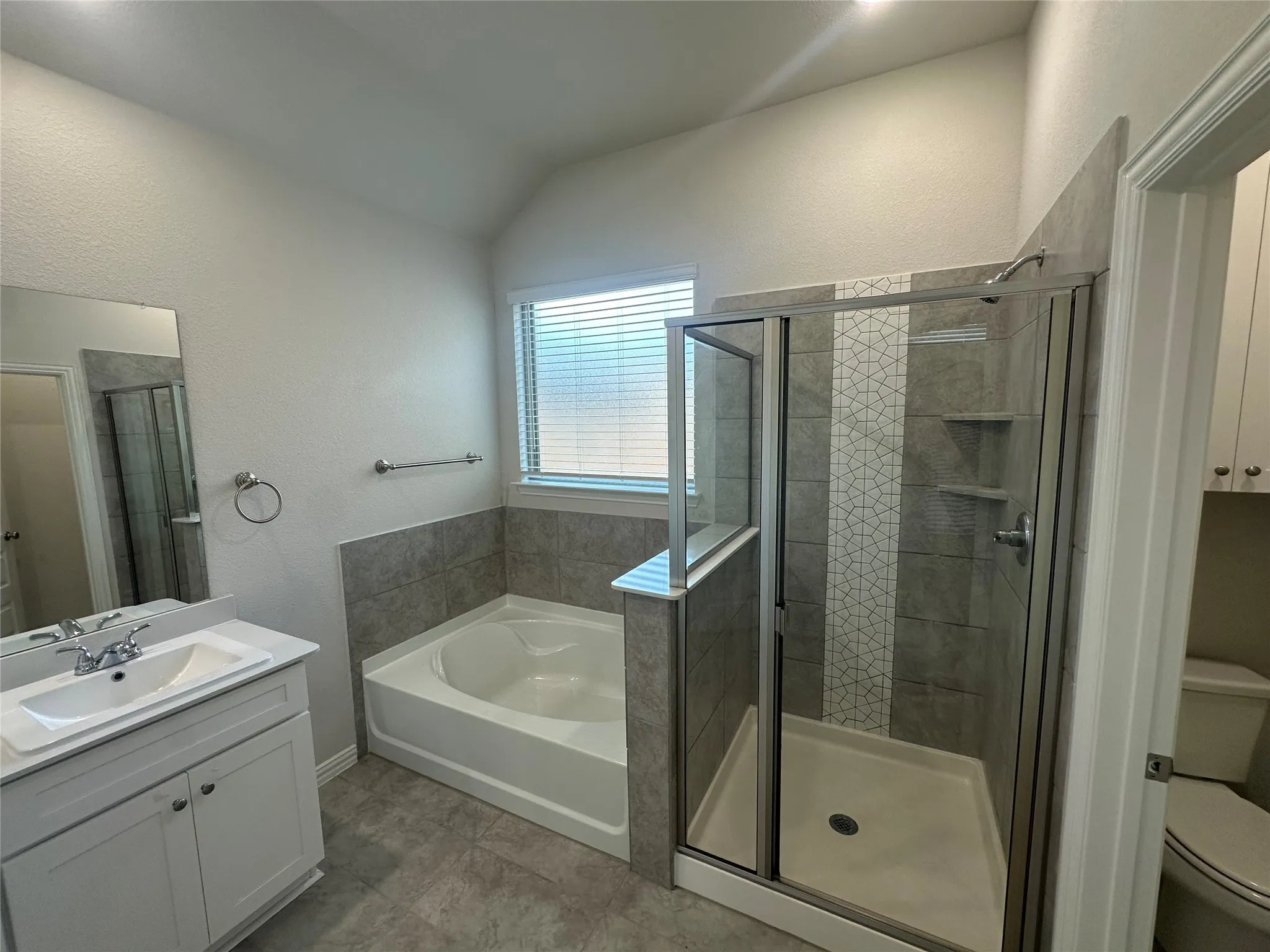 Single Family Residence For Rent in Grayson County , 3918 Talisker Boulevard, Sherman, Texas 75090, 4 Bedroom, 4 Bathroom, 2 Garage spaces, 2,480 Sqft, built in 2023, mls#21280576, Real Estate Agent in Sherman, Homes For Rent in Grayson county, Homes For Rent in Sherman, Realtor in Sherman Texas, Real Estate Brokerage Independent Realty Texas, Luminita Cordes Realtor