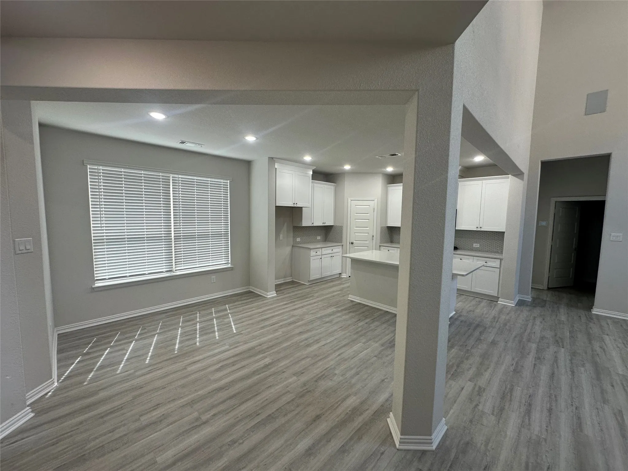 Single Family Residence For Rent in Grayson County , 3918 Talisker Boulevard, Sherman, Texas 75090, 4 Bedroom, 4 Bathroom, 2 Garage spaces, 2,480 Sqft, built in 2023, mls#21280576, Real Estate Agent in Sherman, Homes For Rent in Grayson county, Homes For Rent in Sherman, Realtor in Sherman Texas, Real Estate Brokerage Independent Realty Texas, Luminita Cordes Realtor