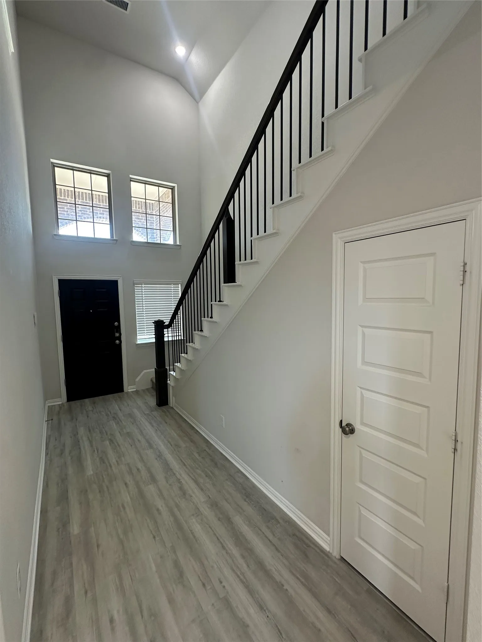 Single Family Residence For Rent in Grayson County , 3918 Talisker Boulevard, Sherman, Texas 75090, 4 Bedroom, 4 Bathroom, 2 Garage spaces, 2,480 Sqft, built in 2023, mls#21280576, Real Estate Agent in Sherman, Homes For Rent in Grayson county, Homes For Rent in Sherman, Realtor in Sherman Texas, Real Estate Brokerage Independent Realty Texas, Luminita Cordes Realtor