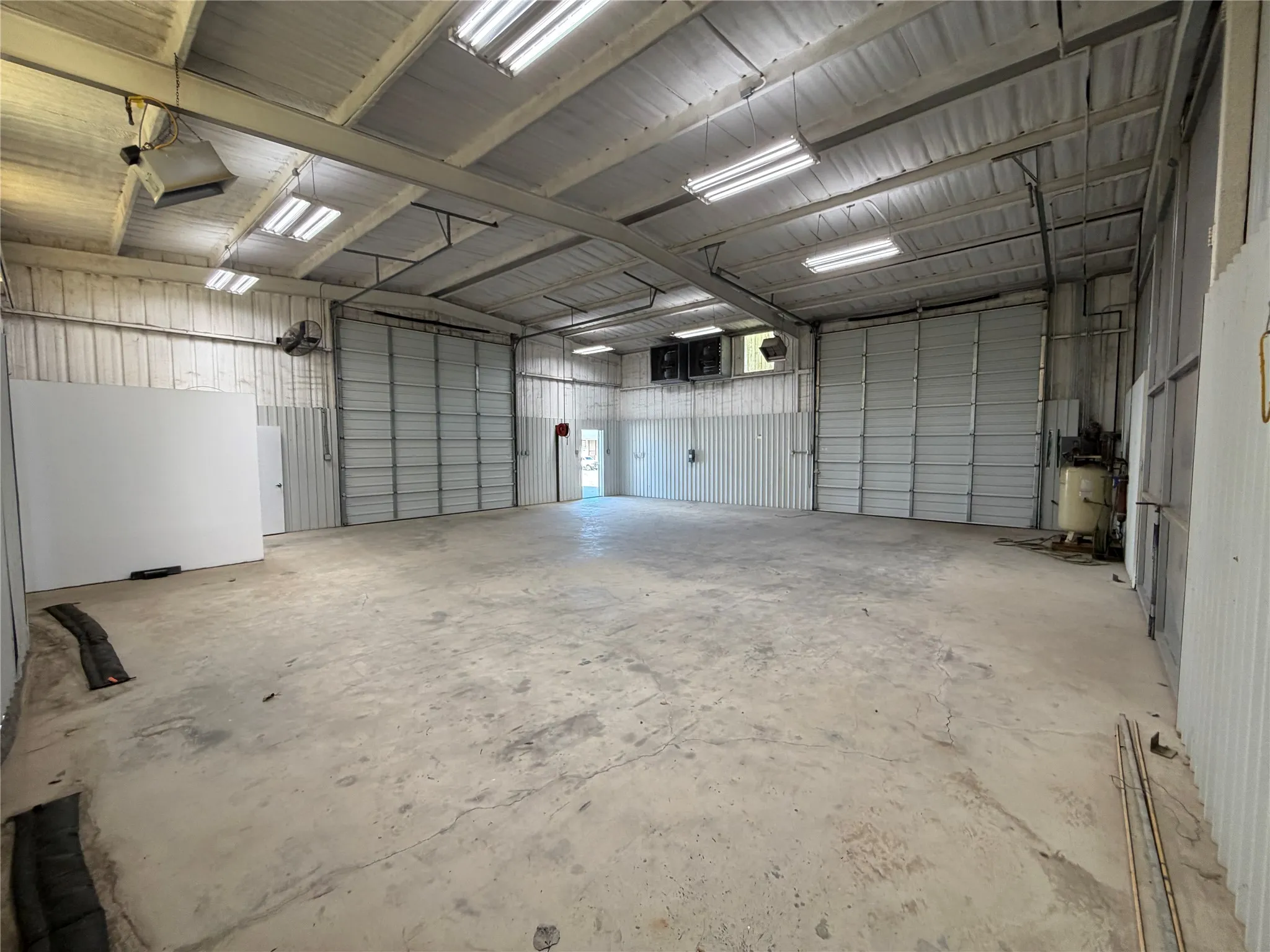 Industrial For Rent in Hood County , 105 Sunset Acres Ct K, Granbury, Texas 76048, 0, 0, Garage spaces, 0 Sqft, built in 1998, mls#21280583, Real Estate Agent in Granbury, Homes For Rent in Hood county, Homes For Rent in Granbury, Realtor in Granbury Texas, Real Estate Brokerage Independent Realty Texas, Luminita Cordes Realtor