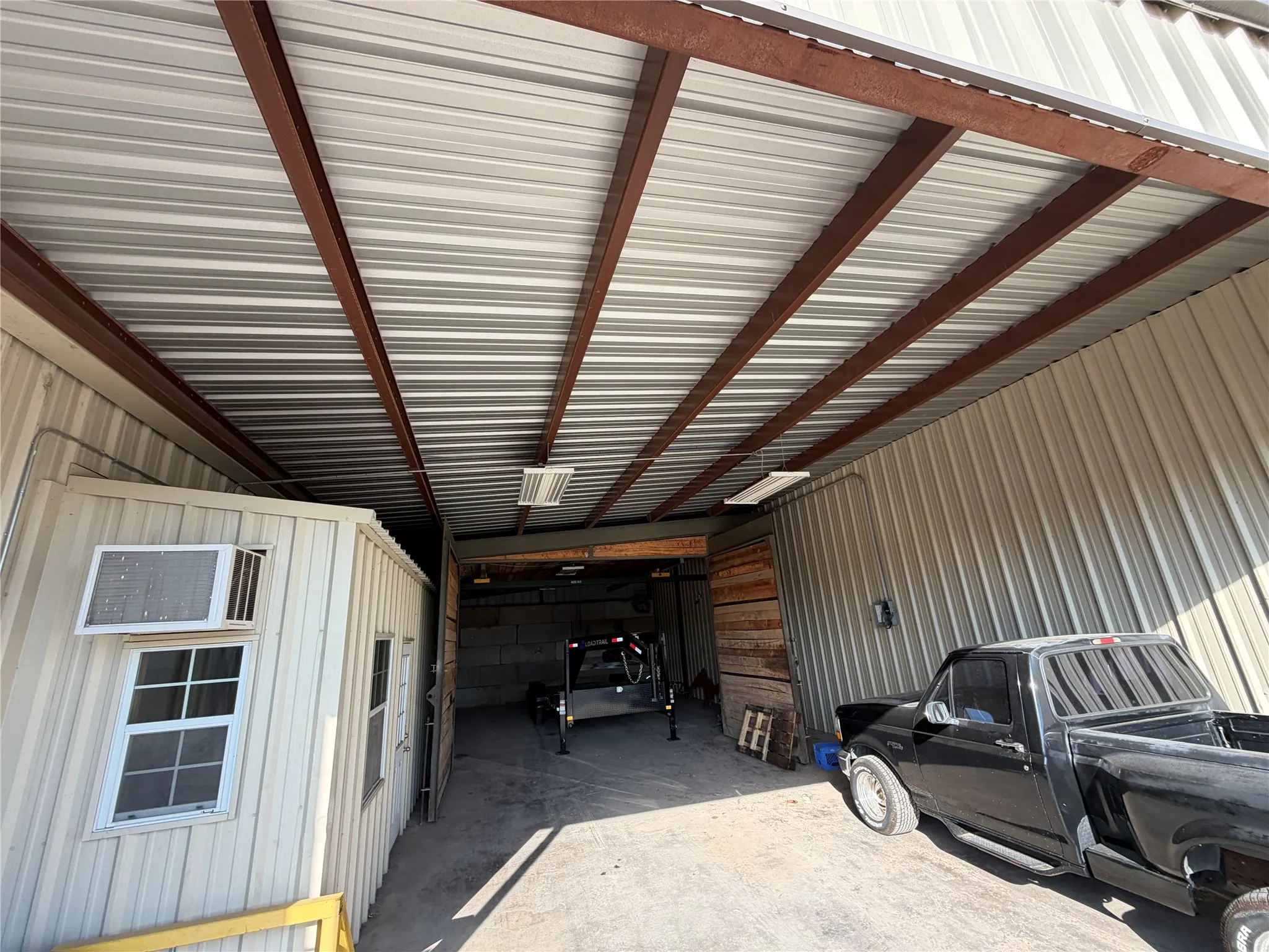 Industrial For Rent in Hood County , 105 Sunset Acres Ct F, Granbury, Texas 76048, 0, 0, Garage spaces, 0 Sqft, built in 1998, Price $2,250, mls#21280588, Real Estate Agent in Granbury, Homes For Rent in Hood county, Homes For Rent in Granbury, Realtor in Granbury Texas, Real Estate Brokerage Independent Realty Texas, Luminita Cordes Realtor