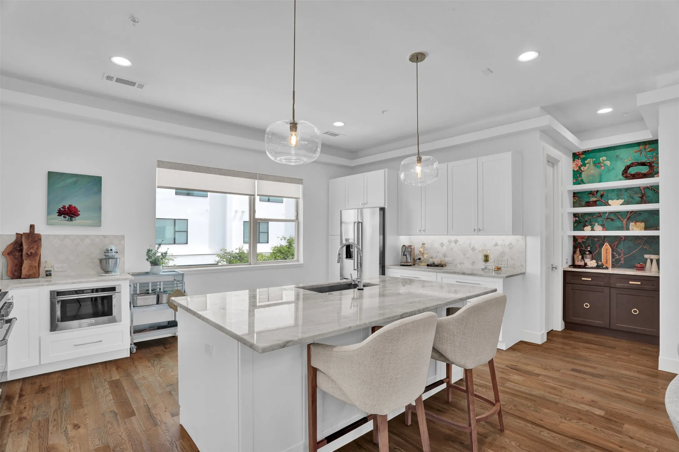 Single Family Residence For Sale in Dallas County , 13001 Hutton Drive 10, Farmers Branch, Texas 75234, 3 Bedroom, 5 Bathroom, 2 Garage spaces, 2,837 Sqft, built in 2019, mls#21279788, Real Estate Agent in Farmers Branch, Homes For Sale in Dallas county, Homes For Sale in Farmers Branch, Realtor in Farmers Branch Texas, Real Estate Brokerage Independent Realty Texas, Luminita Cordes Realtor
