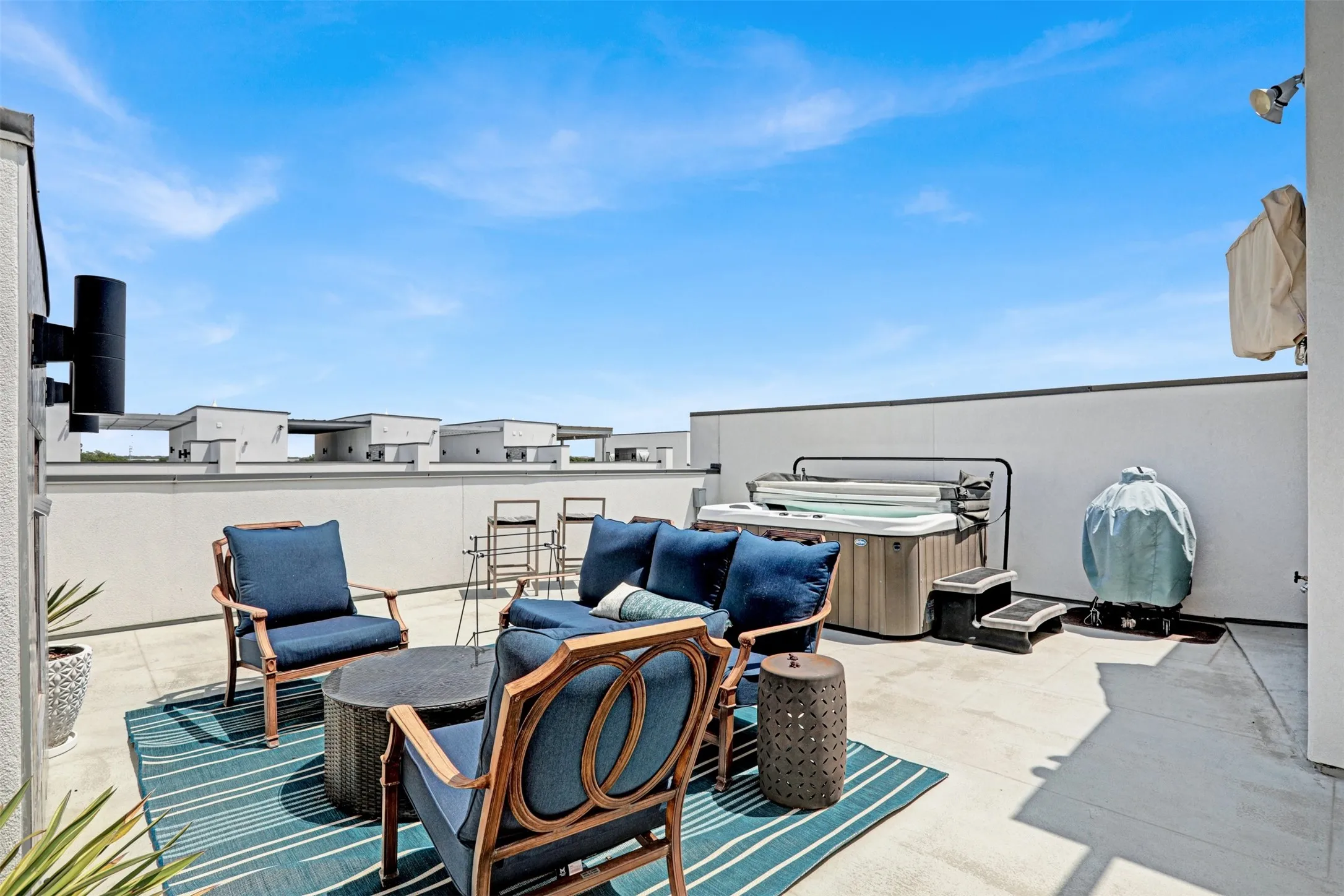 Single Family Residence For Sale in Dallas County , 13001 Hutton Drive 10, Farmers Branch, Texas 75234, 3 Bedroom, 5 Bathroom, 2 Garage spaces, 2,837 Sqft, built in 2019, mls#21279788, Real Estate Agent in Farmers Branch, Homes For Sale in Dallas county, Homes For Sale in Farmers Branch, Realtor in Farmers Branch Texas, Real Estate Brokerage Independent Realty Texas, Luminita Cordes Realtor