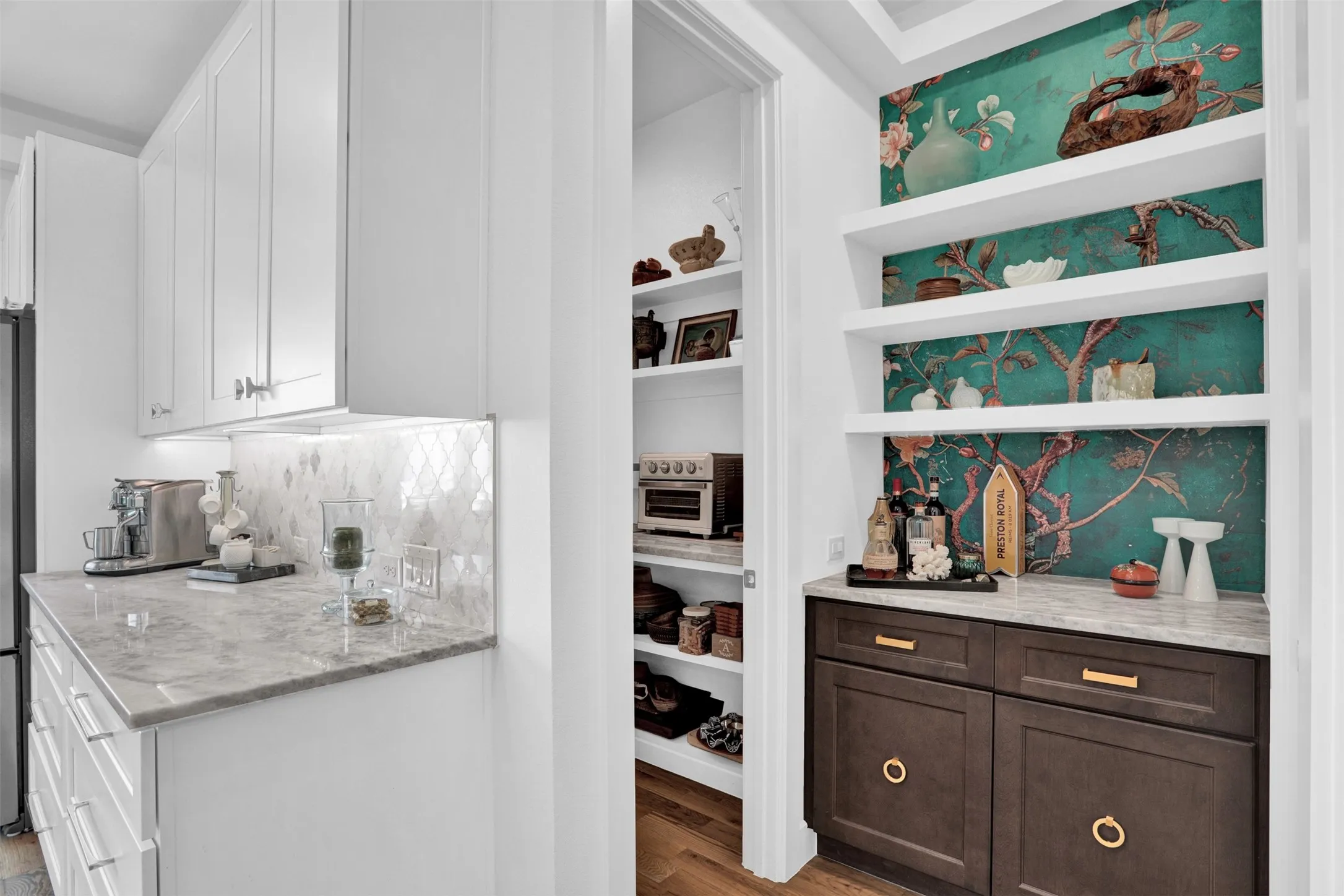 Single Family Residence For Sale in Dallas County , 13001 Hutton Drive 10, Farmers Branch, Texas 75234, 3 Bedroom, 5 Bathroom, 2 Garage spaces, 2,837 Sqft, built in 2019, mls#21279788, Real Estate Agent in Farmers Branch, Homes For Sale in Dallas county, Homes For Sale in Farmers Branch, Realtor in Farmers Branch Texas, Real Estate Brokerage Independent Realty Texas, Luminita Cordes Realtor