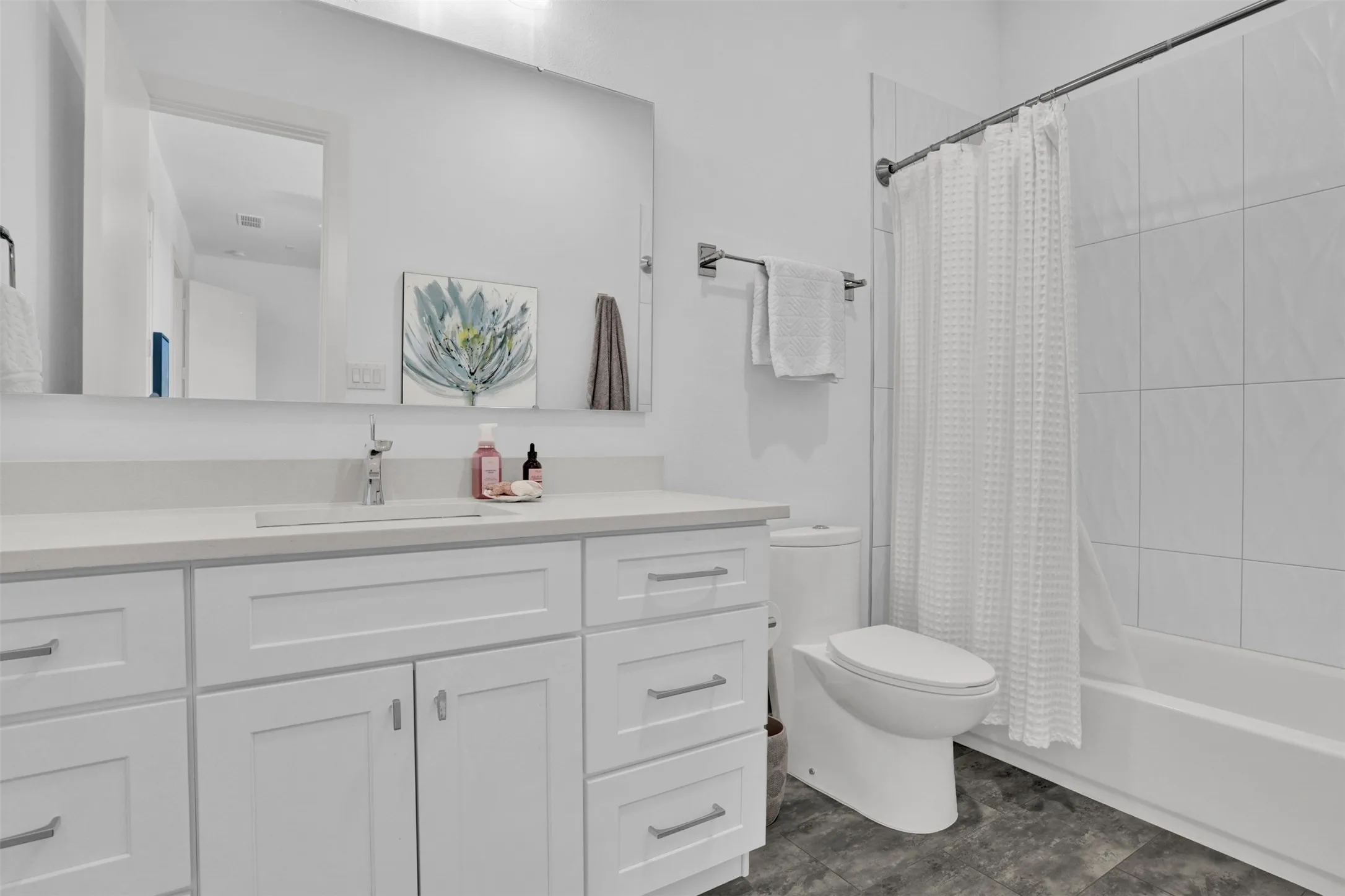 Single Family Residence For Sale in Dallas County , 13001 Hutton Drive 10, Farmers Branch, Texas 75234, 3 Bedroom, 5 Bathroom, 2 Garage spaces, 2,837 Sqft, built in 2019, mls#21279788, Real Estate Agent in Farmers Branch, Homes For Sale in Dallas county, Homes For Sale in Farmers Branch, Realtor in Farmers Branch Texas, Real Estate Brokerage Independent Realty Texas, Luminita Cordes Realtor