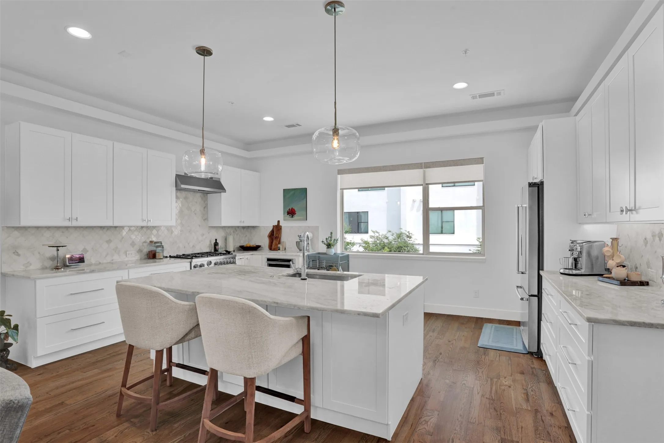 Single Family Residence For Sale in Dallas County , 13001 Hutton Drive 10, Farmers Branch, Texas 75234, 3 Bedroom, 5 Bathroom, 2 Garage spaces, 2,837 Sqft, built in 2019, mls#21279788, Real Estate Agent in Farmers Branch, Homes For Sale in Dallas county, Homes For Sale in Farmers Branch, Realtor in Farmers Branch Texas, Real Estate Brokerage Independent Realty Texas, Luminita Cordes Realtor