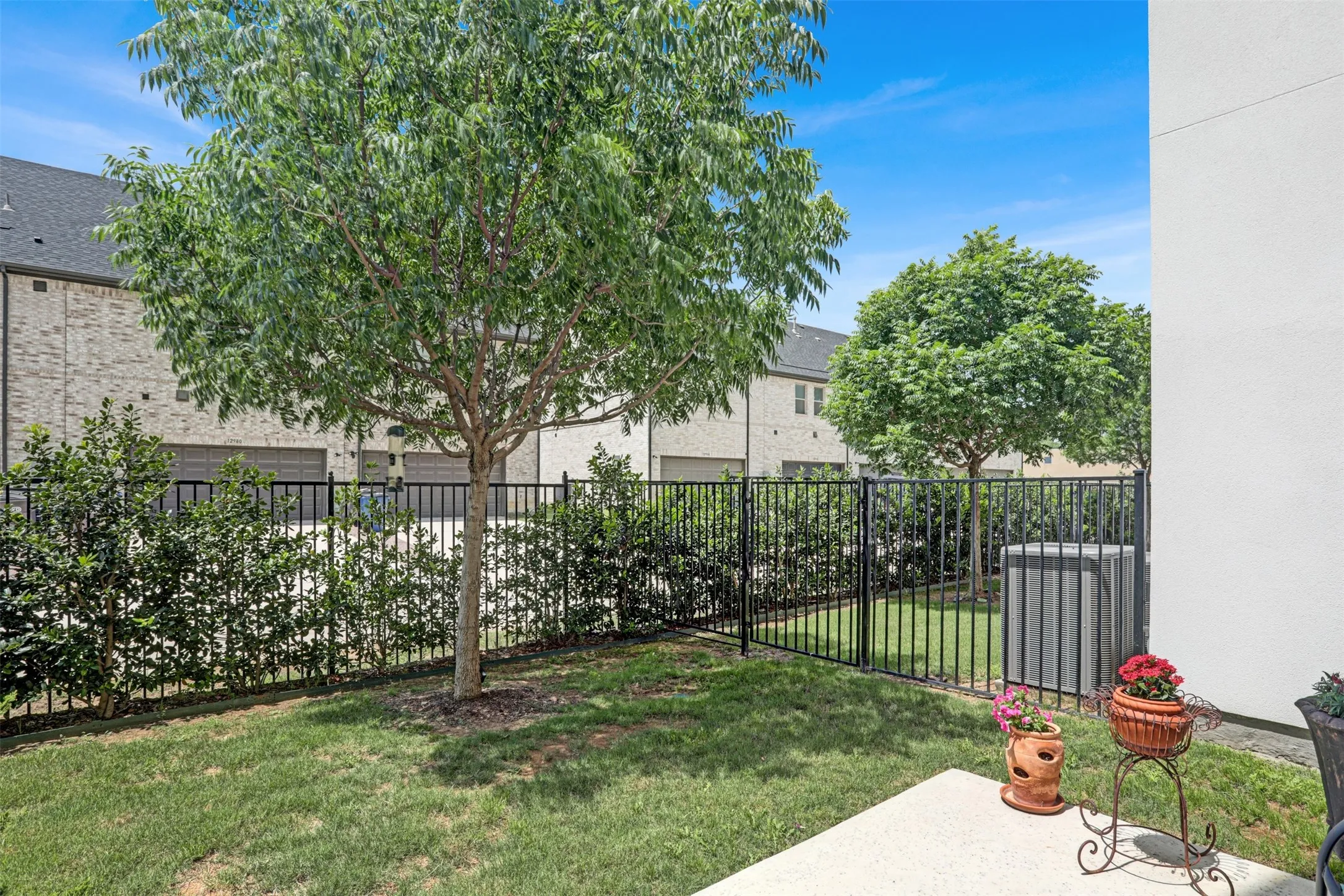 Single Family Residence For Sale in Dallas County , 13001 Hutton Drive 10, Farmers Branch, Texas 75234, 3 Bedroom, 5 Bathroom, 2 Garage spaces, 2,837 Sqft, built in 2019, mls#21279788, Real Estate Agent in Farmers Branch, Homes For Sale in Dallas county, Homes For Sale in Farmers Branch, Realtor in Farmers Branch Texas, Real Estate Brokerage Independent Realty Texas, Luminita Cordes Realtor