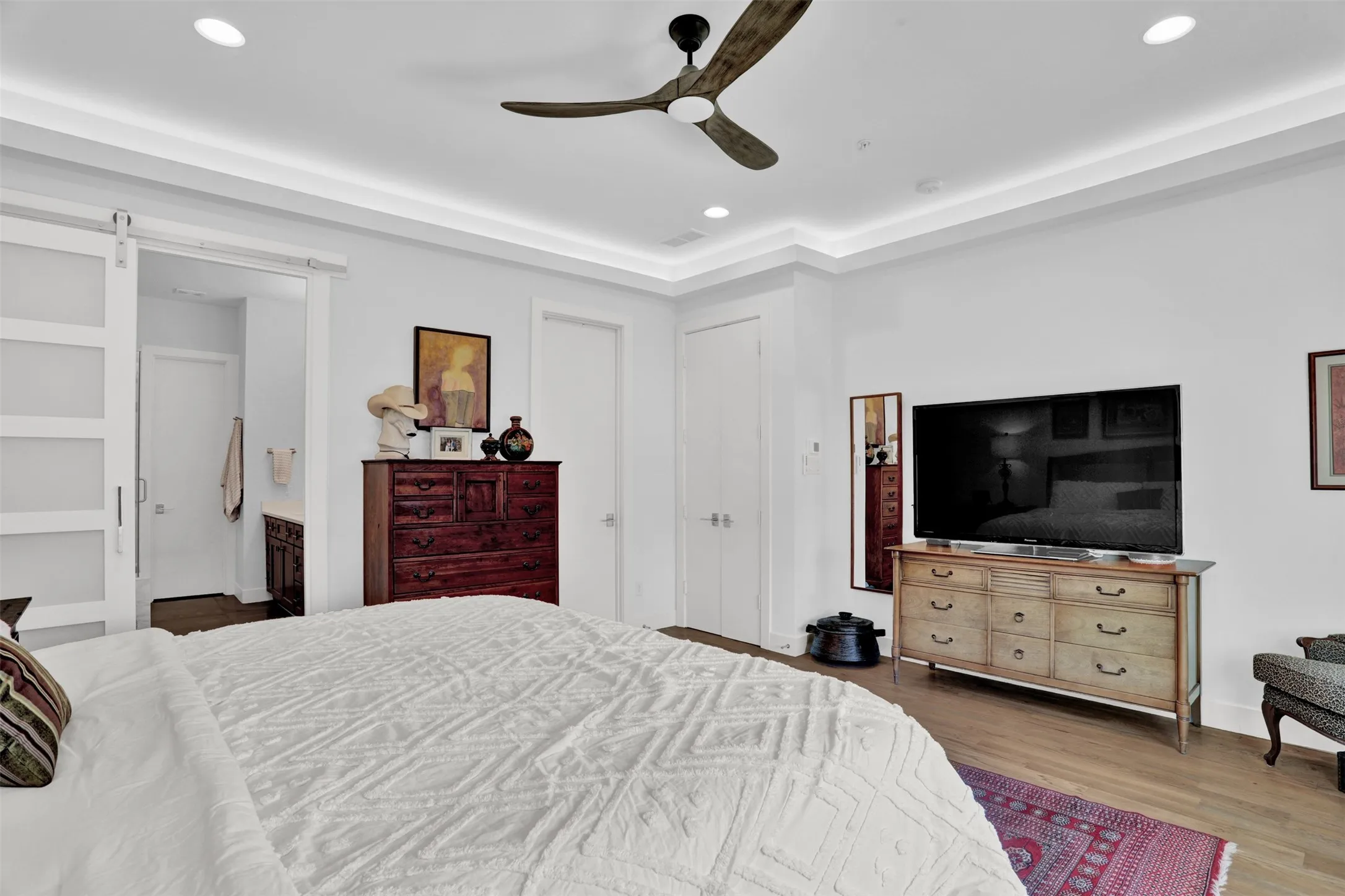 Single Family Residence For Sale in Dallas County , 13001 Hutton Drive 10, Farmers Branch, Texas 75234, 3 Bedroom, 5 Bathroom, 2 Garage spaces, 2,837 Sqft, built in 2019, mls#21279788, Real Estate Agent in Farmers Branch, Homes For Sale in Dallas county, Homes For Sale in Farmers Branch, Realtor in Farmers Branch Texas, Real Estate Brokerage Independent Realty Texas, Luminita Cordes Realtor