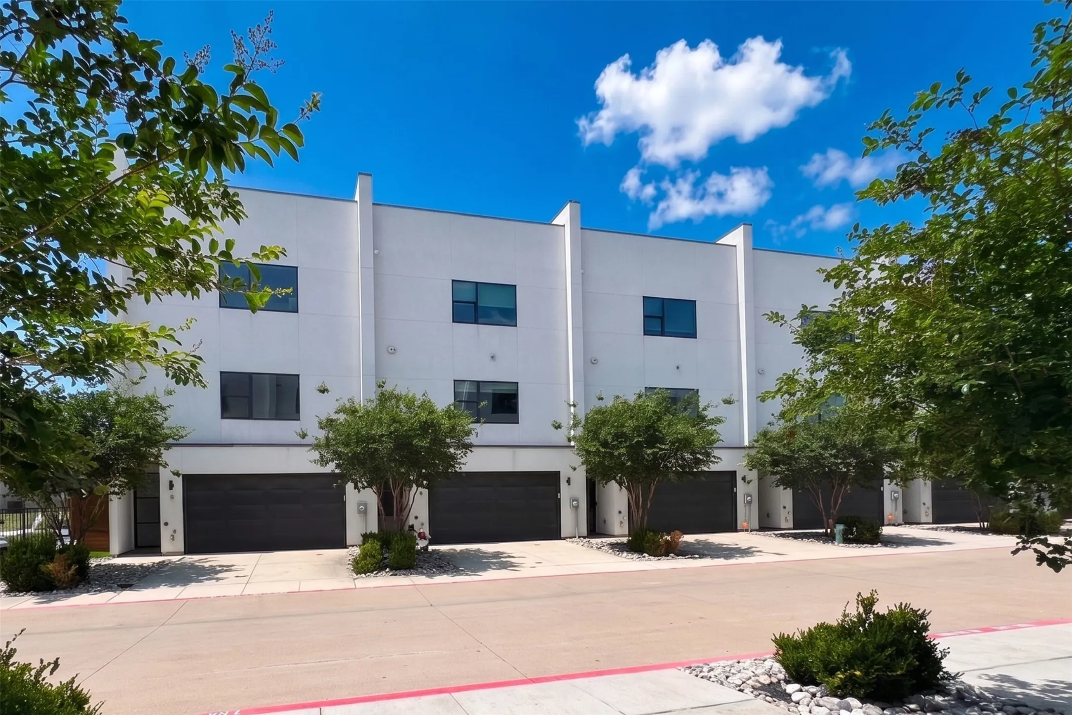 Single Family Residence For Sale in Dallas County , 13001 Hutton Drive 10, Farmers Branch, Texas 75234, 3 Bedroom, 5 Bathroom, 2 Garage spaces, 2,837 Sqft, built in 2019, mls#21279788, Real Estate Agent in Farmers Branch, Homes For Sale in Dallas county, Homes For Sale in Farmers Branch, Realtor in Farmers Branch Texas, Real Estate Brokerage Independent Realty Texas, Luminita Cordes Realtor