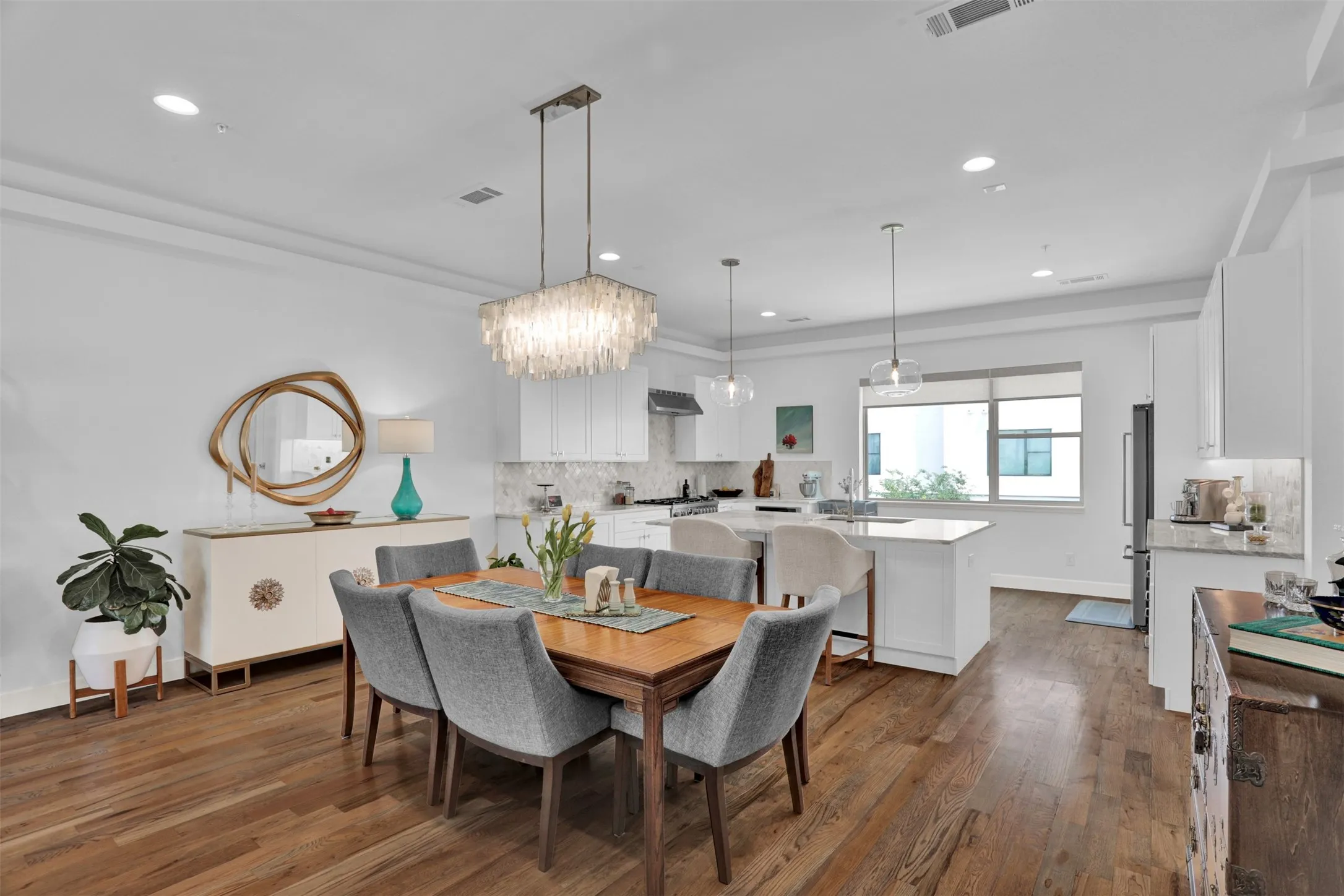 Single Family Residence For Sale in Dallas County , 13001 Hutton Drive 10, Farmers Branch, Texas 75234, 3 Bedroom, 5 Bathroom, 2 Garage spaces, 2,837 Sqft, built in 2019, mls#21279788, Real Estate Agent in Farmers Branch, Homes For Sale in Dallas county, Homes For Sale in Farmers Branch, Realtor in Farmers Branch Texas, Real Estate Brokerage Independent Realty Texas, Luminita Cordes Realtor