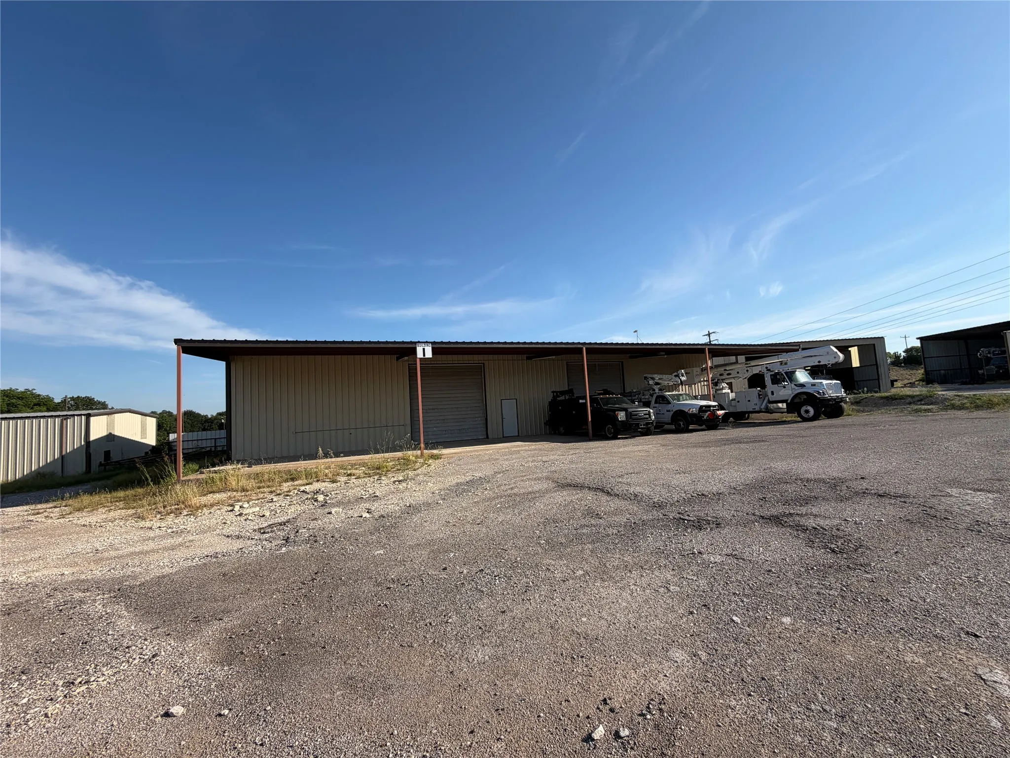 Industrial For Rent in Hood County , 105 Sunset Acres Ct H, I, Granbury, Texas 76048, 0, 0, Garage spaces, 0 Sqft, built in 1998, Price $3,925, mls#21280595, Real Estate Agent in Granbury, Homes For Rent in Hood county, Homes For Rent in Granbury, Realtor in Granbury Texas, Real Estate Brokerage Independent Realty Texas, Luminita Cordes Realtor