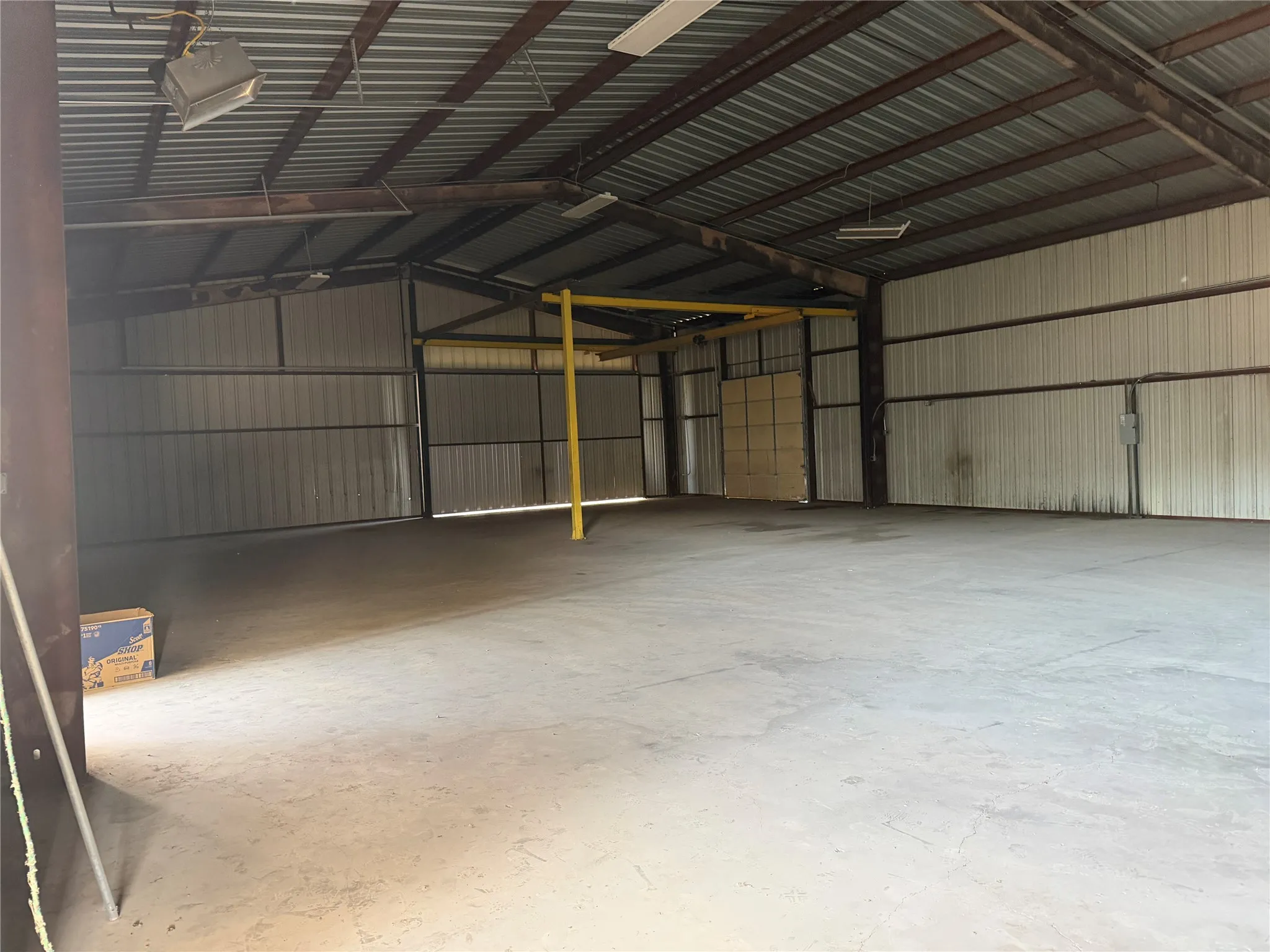 Industrial For Rent in Hood County , 105 Sunset Acres Ct H, I, Granbury, Texas 76048, 0, 0, Garage spaces, 0 Sqft, built in 1998, Price $3,925, mls#21280595, Real Estate Agent in Granbury, Homes For Rent in Hood county, Homes For Rent in Granbury, Realtor in Granbury Texas, Real Estate Brokerage Independent Realty Texas, Luminita Cordes Realtor