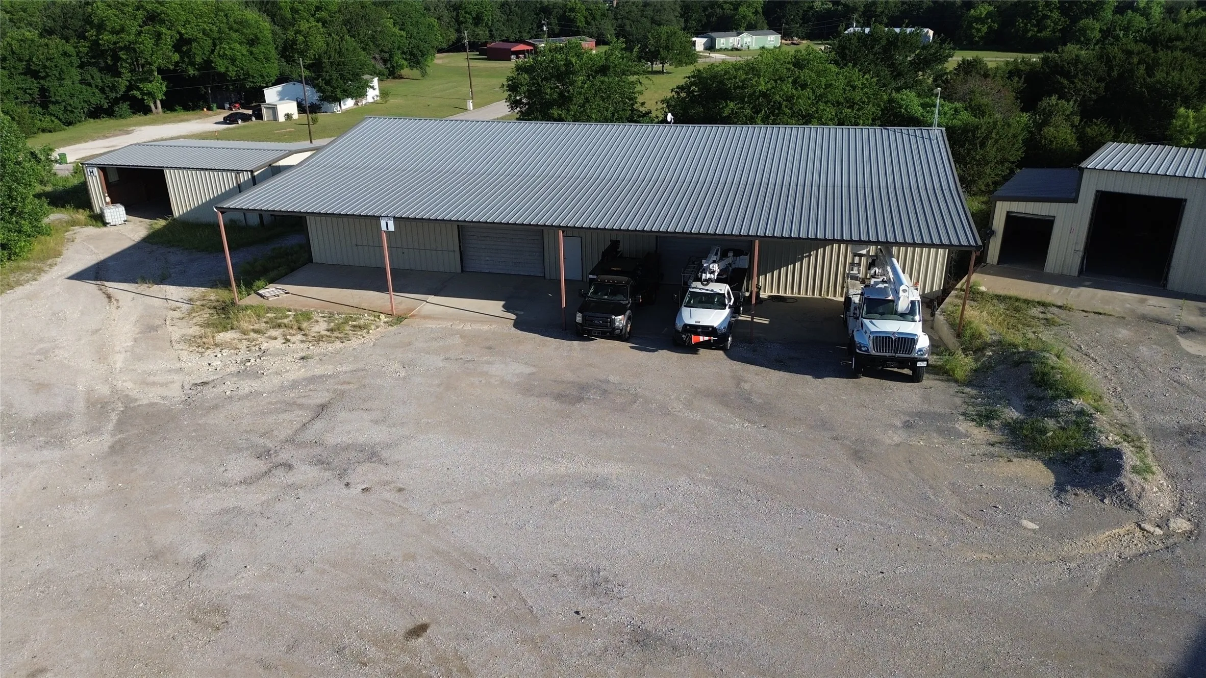 Industrial For Rent in Hood County , 105 Sunset Acres Ct H, I, Granbury, Texas 76048, 0, 0, Garage spaces, 0 Sqft, built in 1998, Price $3,925, mls#21280595, Real Estate Agent in Granbury, Homes For Rent in Hood county, Homes For Rent in Granbury, Realtor in Granbury Texas, Real Estate Brokerage Independent Realty Texas, Luminita Cordes Realtor