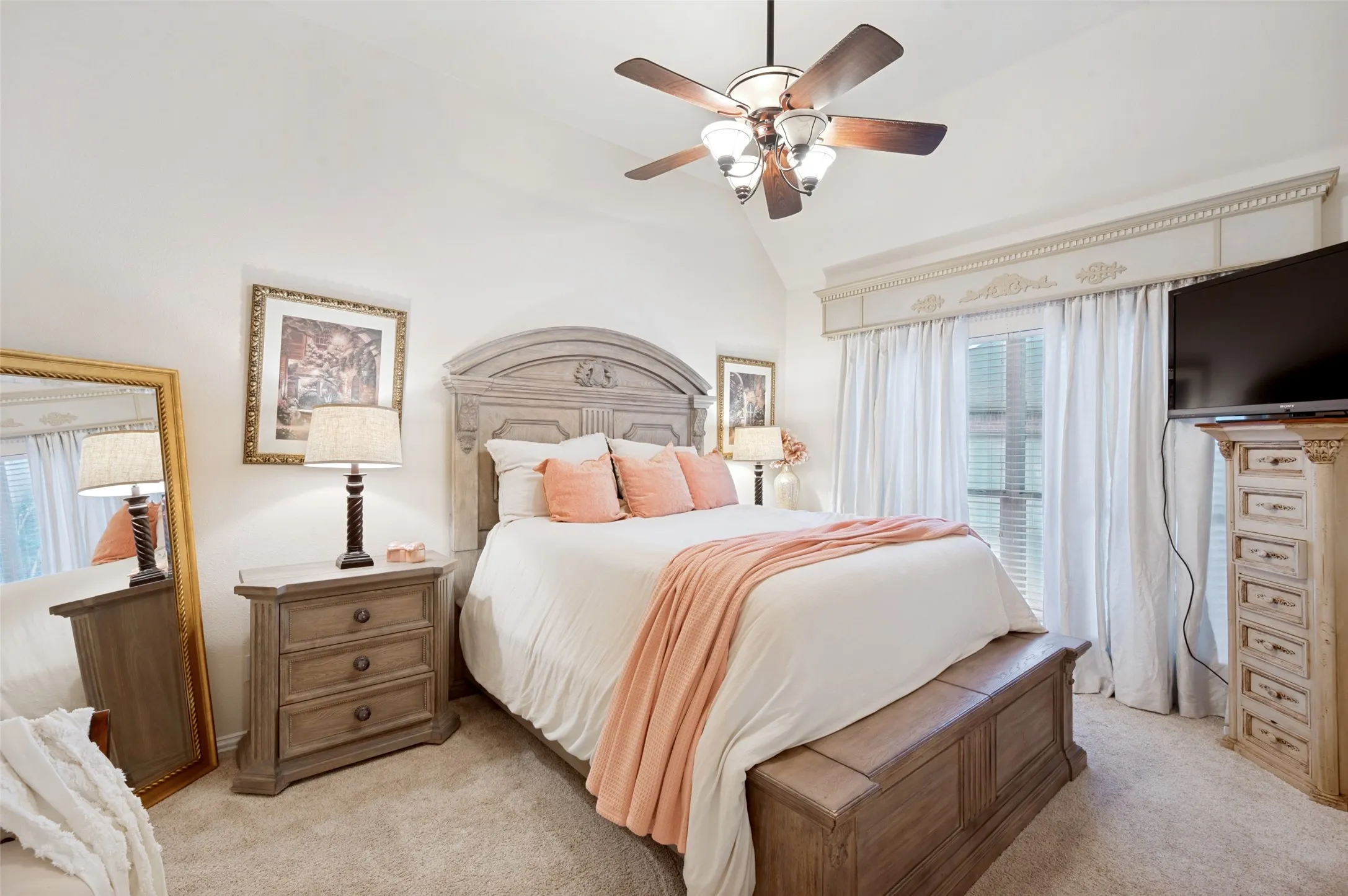 Single Family Residence For Sale in Denton County , 730 Peninsula Bend, Shady Shores, Texas 76208, 4 Bedroom, 3 Bathroom, 3 Garage spaces, 3,441 Sqft, built in 2002, Price $1,195,000, mls#21279164, Real Estate Agent in Shady Shores, Homes For Sale in Denton county, Homes For Sale in Shady Shores, Realtor in Shady Shores Texas, Real Estate Brokerage Independent Realty Texas, Luminita Cordes Realtor