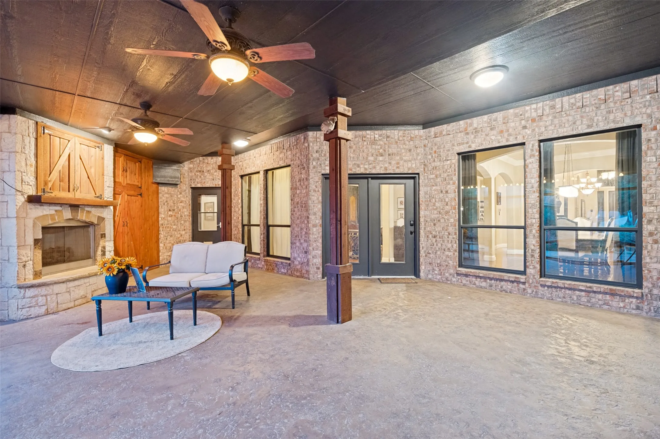 Single Family Residence For Sale in Denton County , 730 Peninsula Bend, Shady Shores, Texas 76208, 4 Bedroom, 3 Bathroom, 3 Garage spaces, 3,441 Sqft, built in 2002, Price $1,195,000, mls#21279164, Real Estate Agent in Shady Shores, Homes For Sale in Denton county, Homes For Sale in Shady Shores, Realtor in Shady Shores Texas, Real Estate Brokerage Independent Realty Texas, Luminita Cordes Realtor