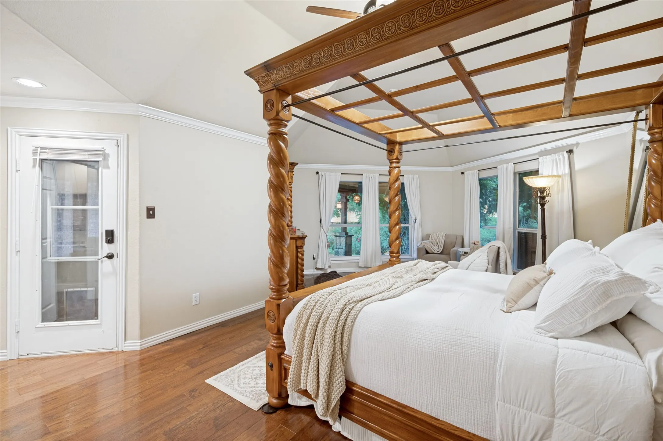 Single Family Residence For Sale in Denton County , 730 Peninsula Bend, Shady Shores, Texas 76208, 4 Bedroom, 3 Bathroom, 3 Garage spaces, 3,441 Sqft, built in 2002, Price $1,195,000, mls#21279164, Real Estate Agent in Shady Shores, Homes For Sale in Denton county, Homes For Sale in Shady Shores, Realtor in Shady Shores Texas, Real Estate Brokerage Independent Realty Texas, Luminita Cordes Realtor