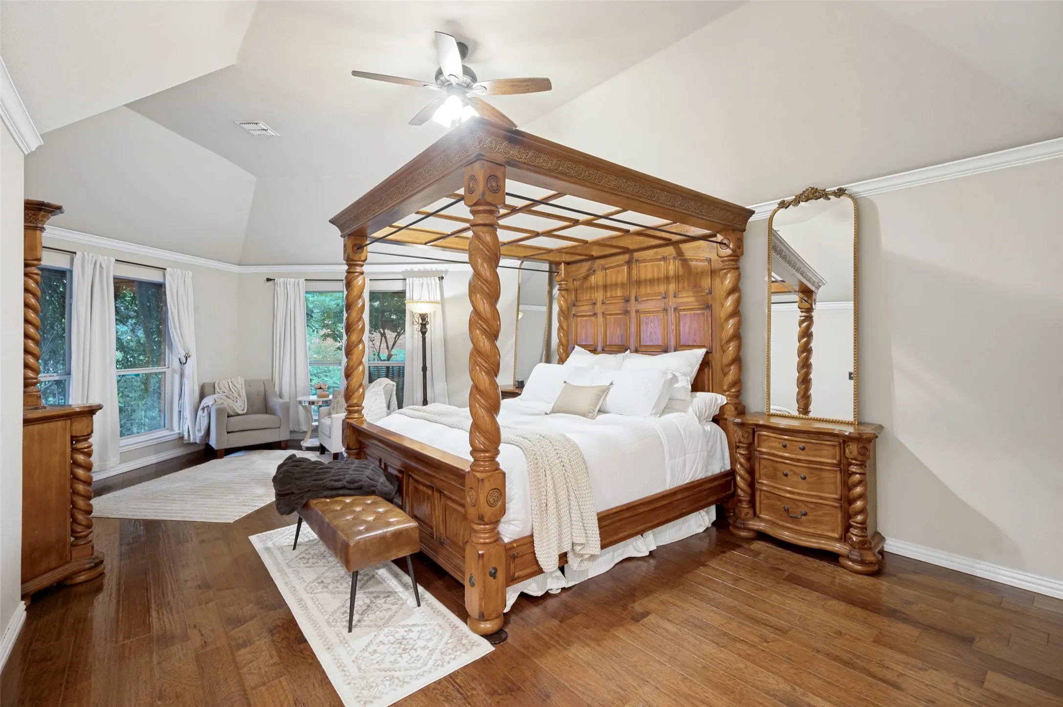 Single Family Residence For Sale in Denton County , 730 Peninsula Bend, Shady Shores, Texas 76208, 4 Bedroom, 3 Bathroom, 3 Garage spaces, 3,441 Sqft, built in 2002, Price $1,195,000, mls#21279164, Real Estate Agent in Shady Shores, Homes For Sale in Denton county, Homes For Sale in Shady Shores, Realtor in Shady Shores Texas, Real Estate Brokerage Independent Realty Texas, Luminita Cordes Realtor