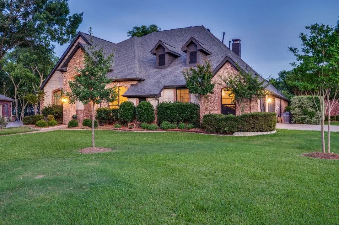 Single Family Residence For Sale in Denton County , 730 Peninsula Bend, Shady Shores, Texas 76208, 4 Bedroom, 3 Bathroom, 3 Garage spaces, 3,441 Sqft, built in 2002, Price $1,195,000, mls#21279164, Real Estate Agent in Shady Shores, Homes For Sale in Denton county, Homes For Sale in Shady Shores, Realtor in Shady Shores Texas, Real Estate Brokerage Independent Realty Texas, Luminita Cordes Realtor